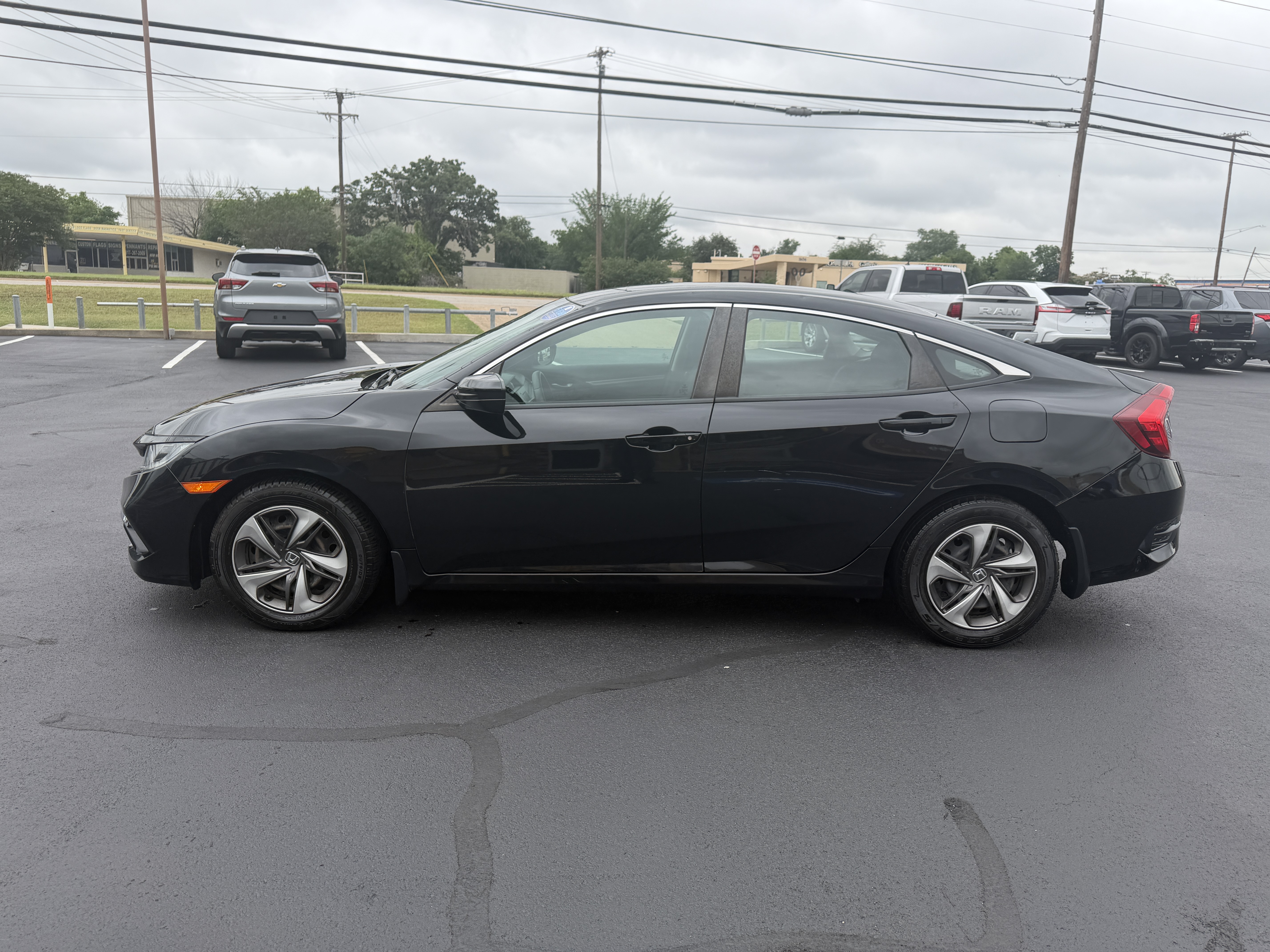 View vehicle photo 5
