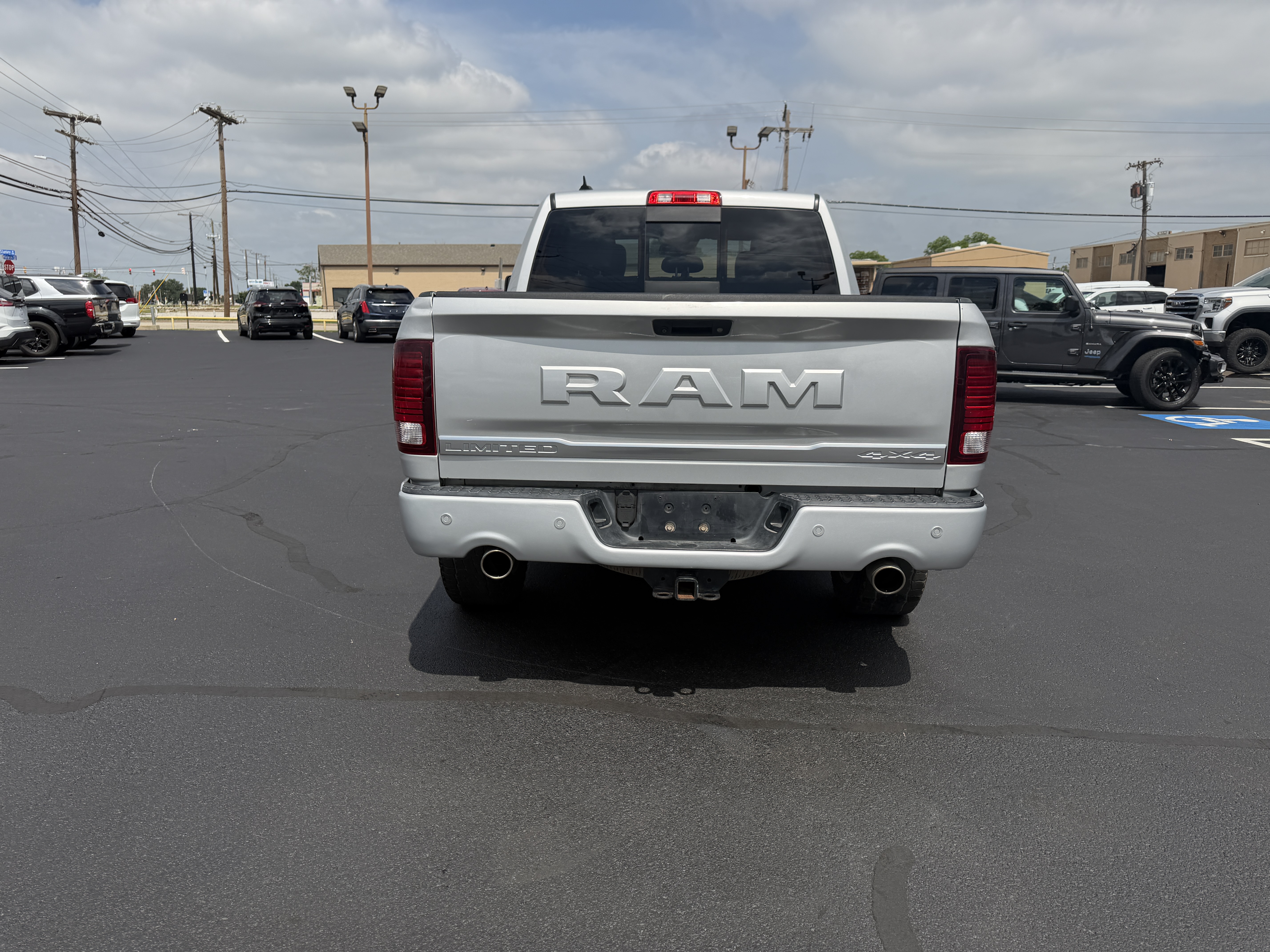 View vehicle photo 6