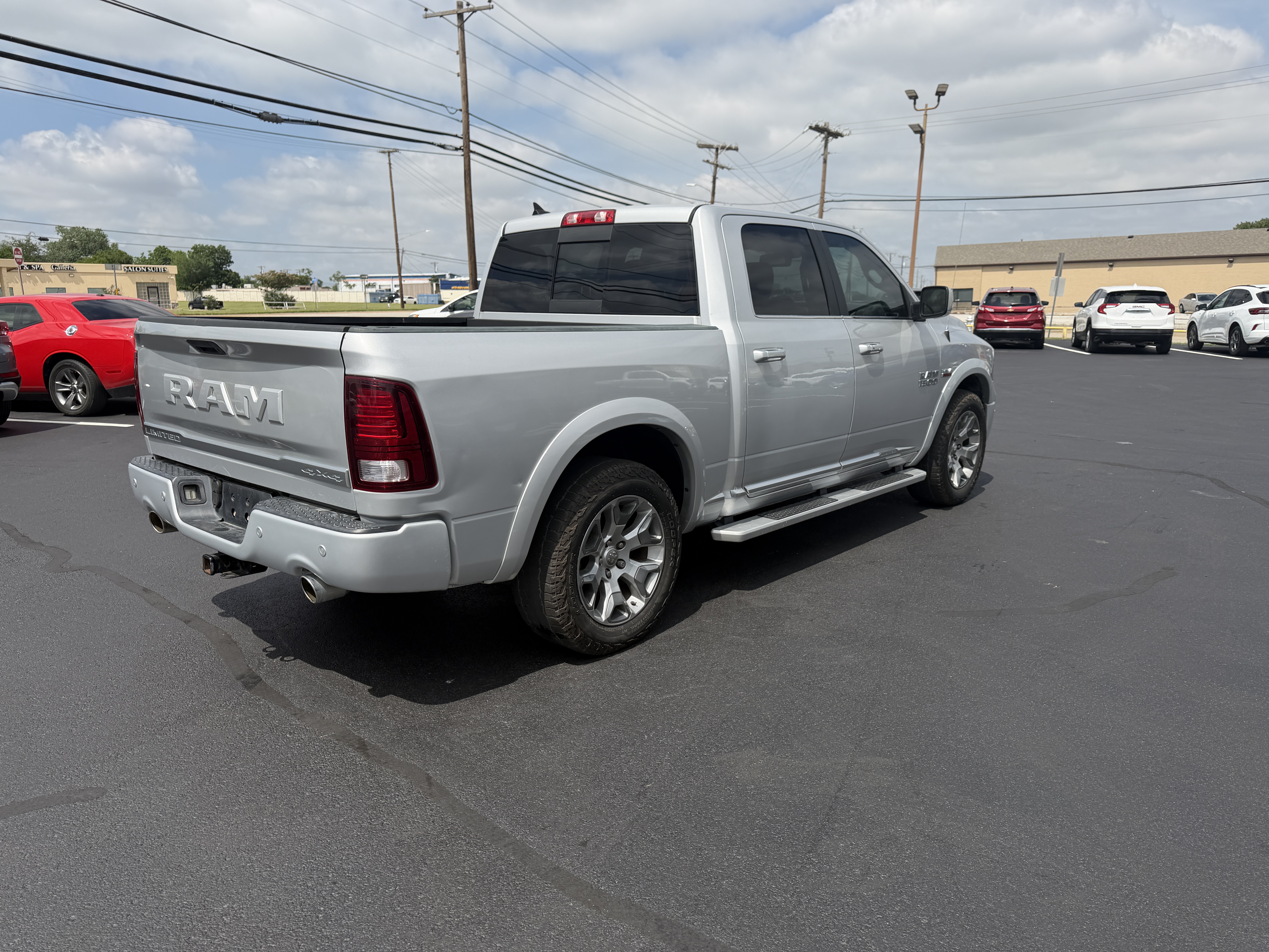 View vehicle photo 7