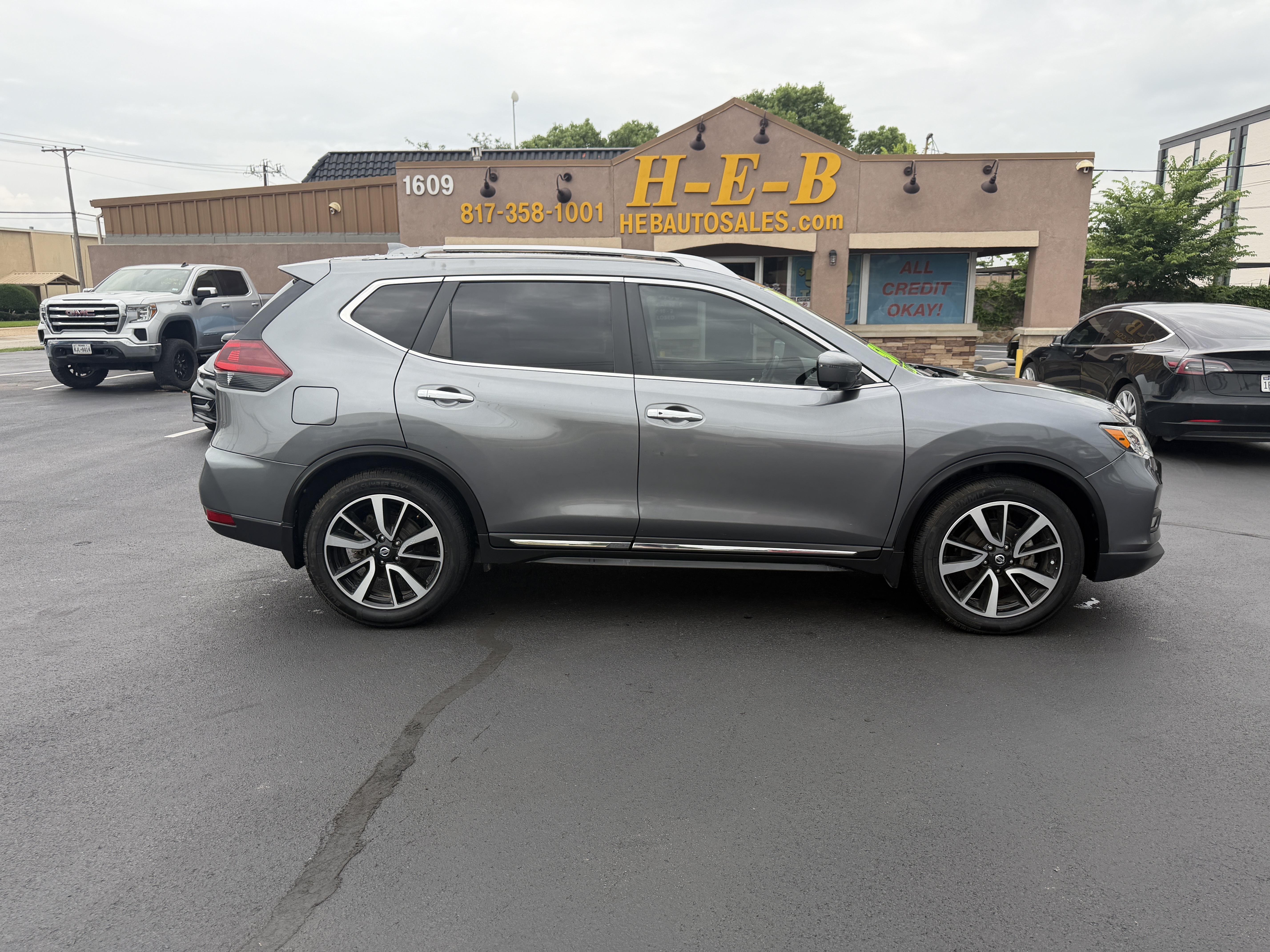 View vehicle photo 2