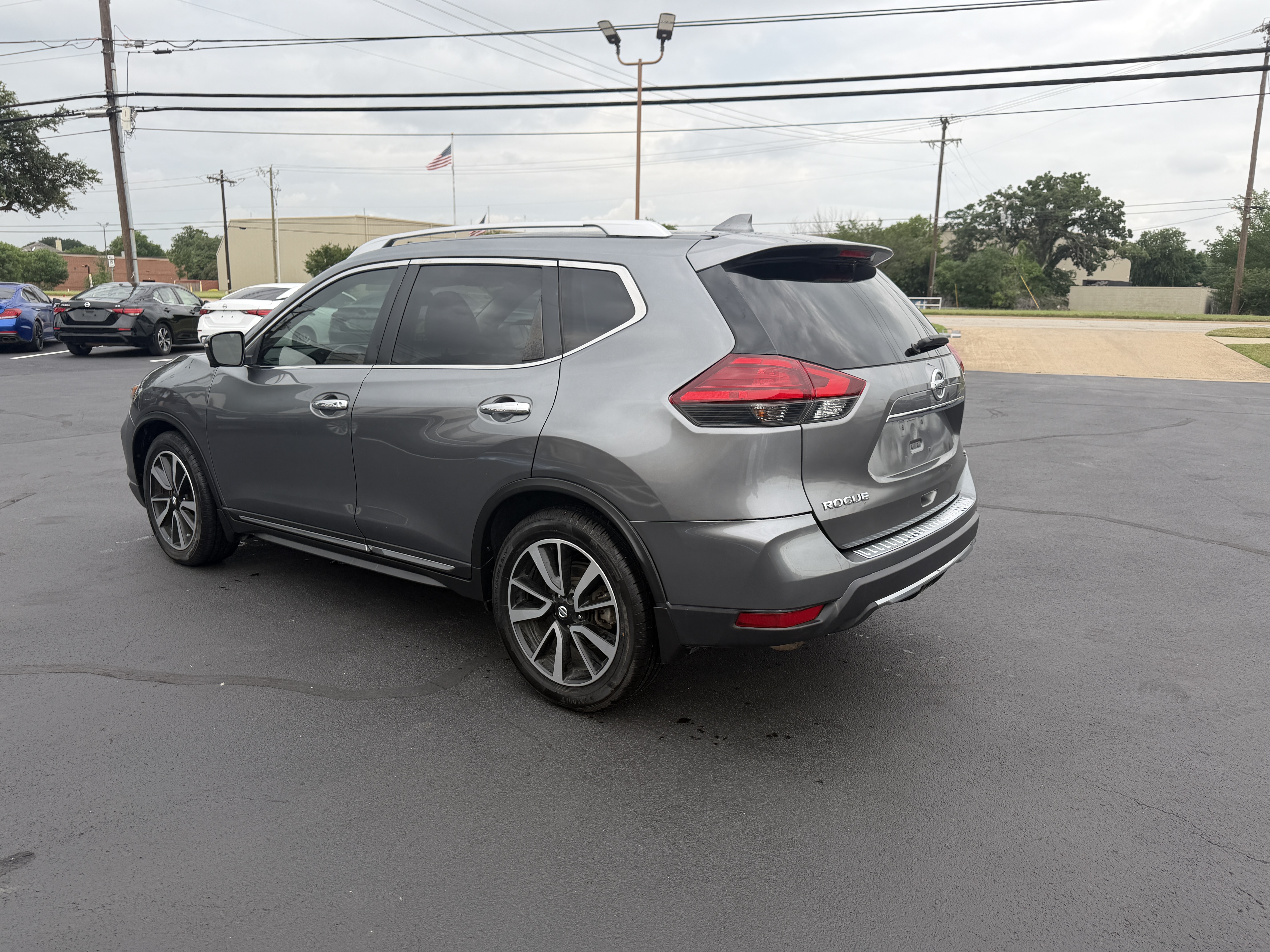 View vehicle photo 5