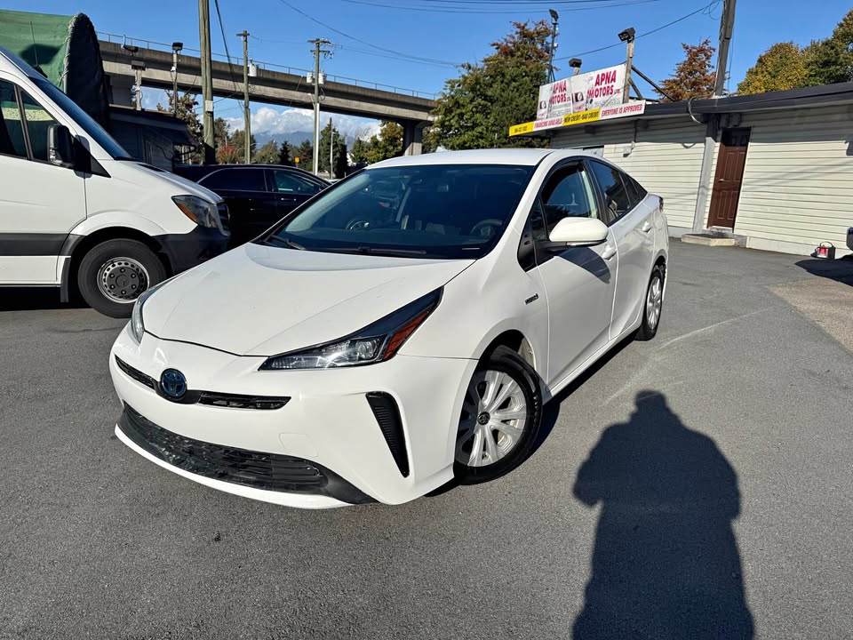 - 2019 Toyota Prius Hatchback Automatic