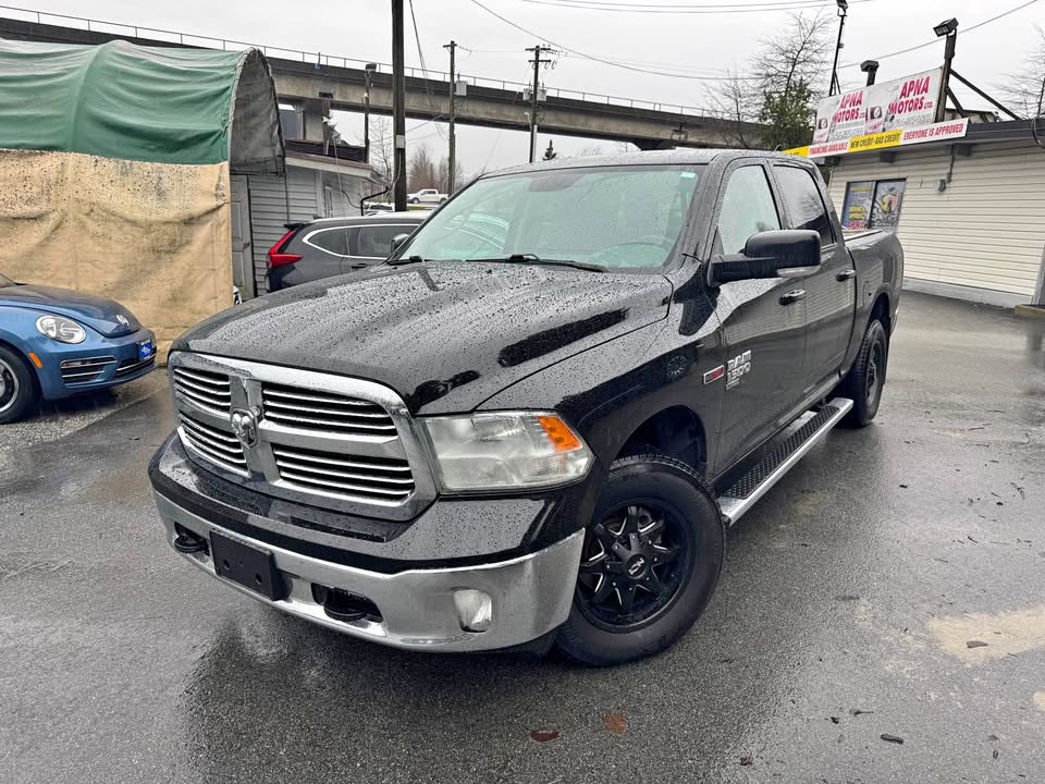 RAM 1500 Classic SLT Crew Cab 4WD 2019
