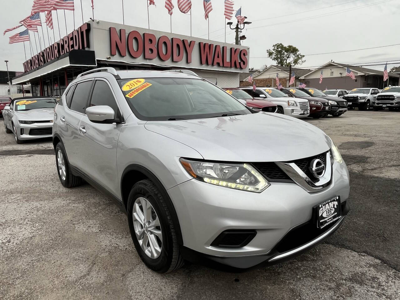 2015 Nissan Rogue SV AWD's photo