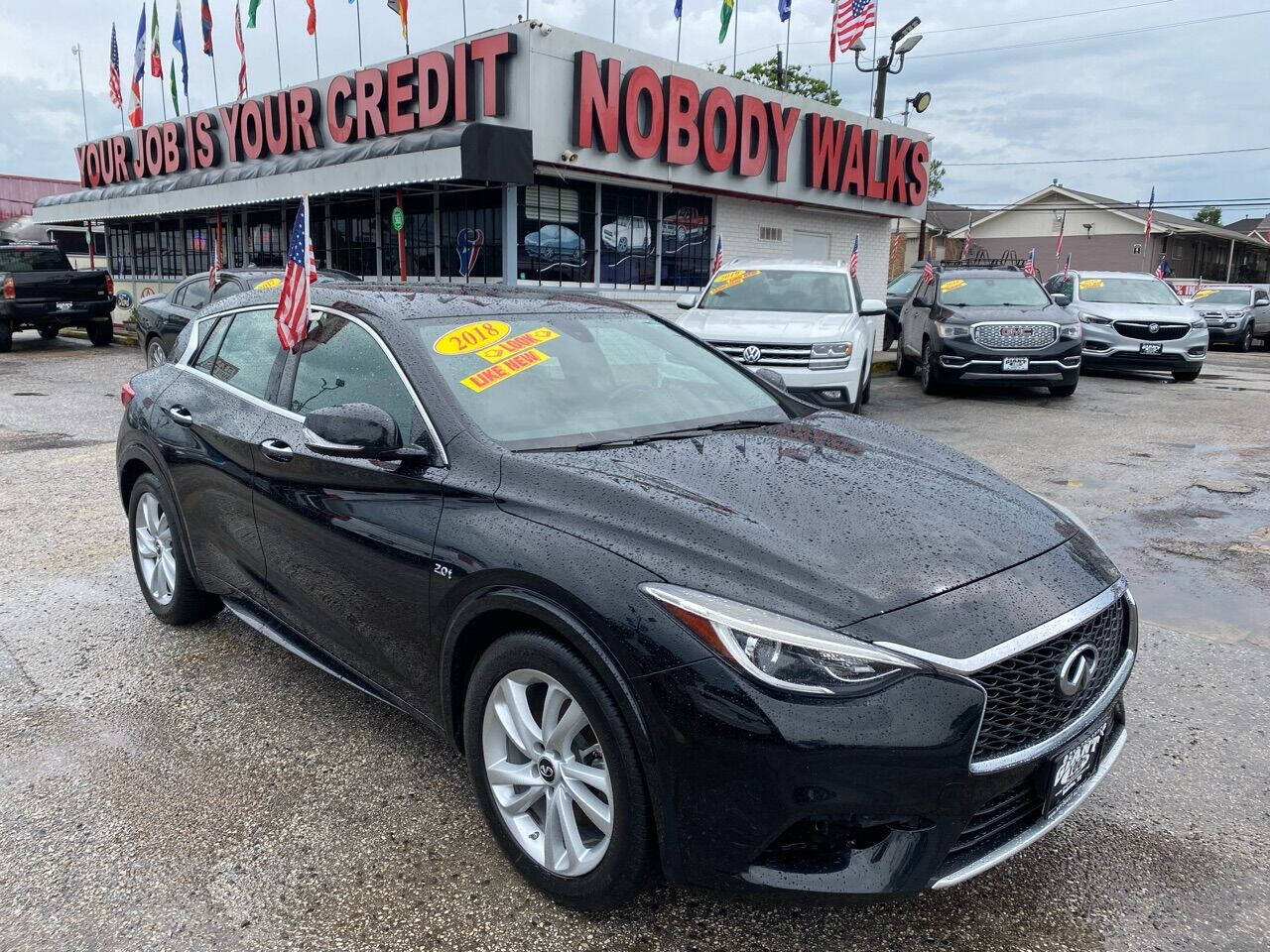 2018 INFINITI QX30 Luxury's photo