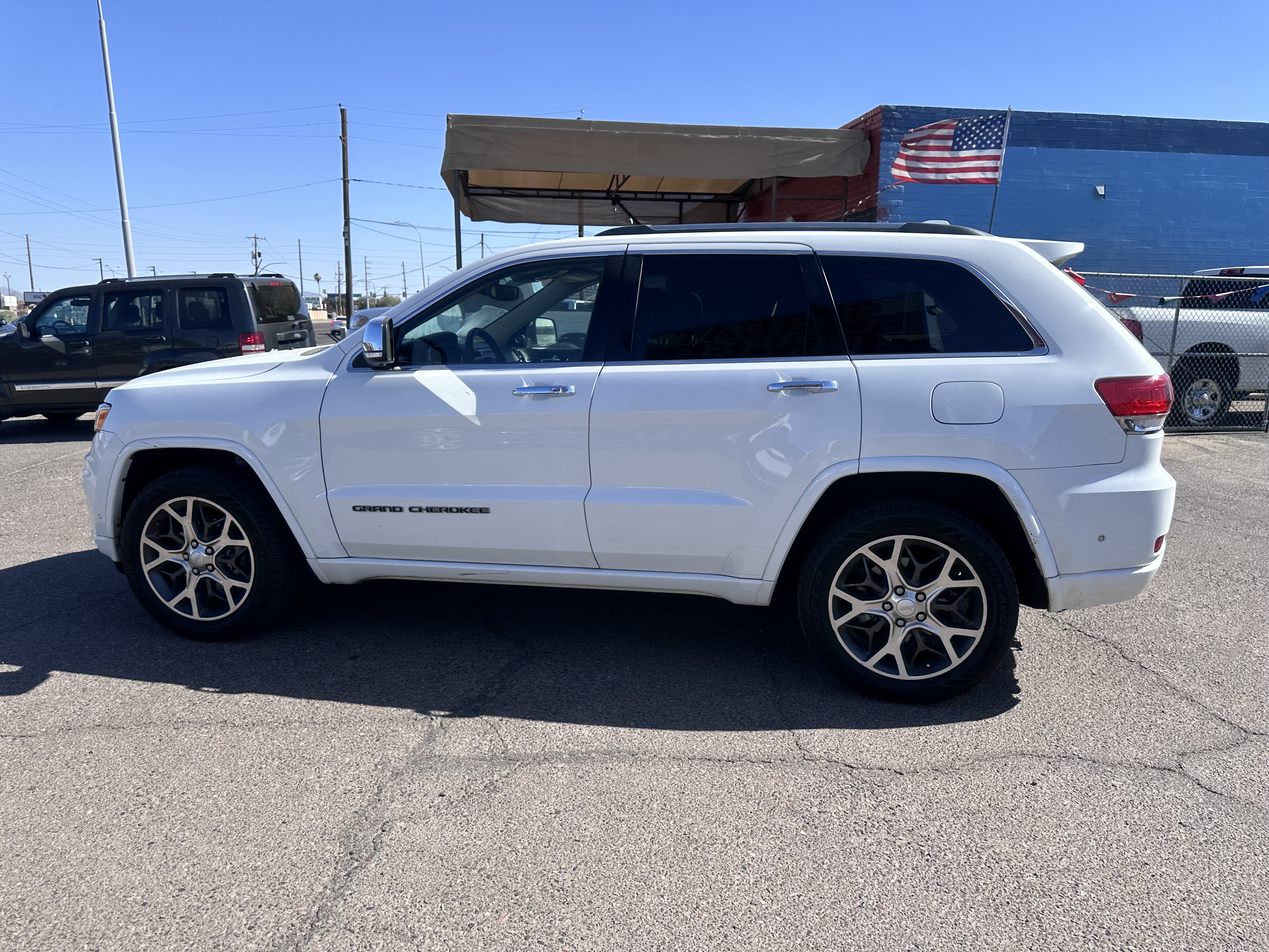 View vehicle photo 6