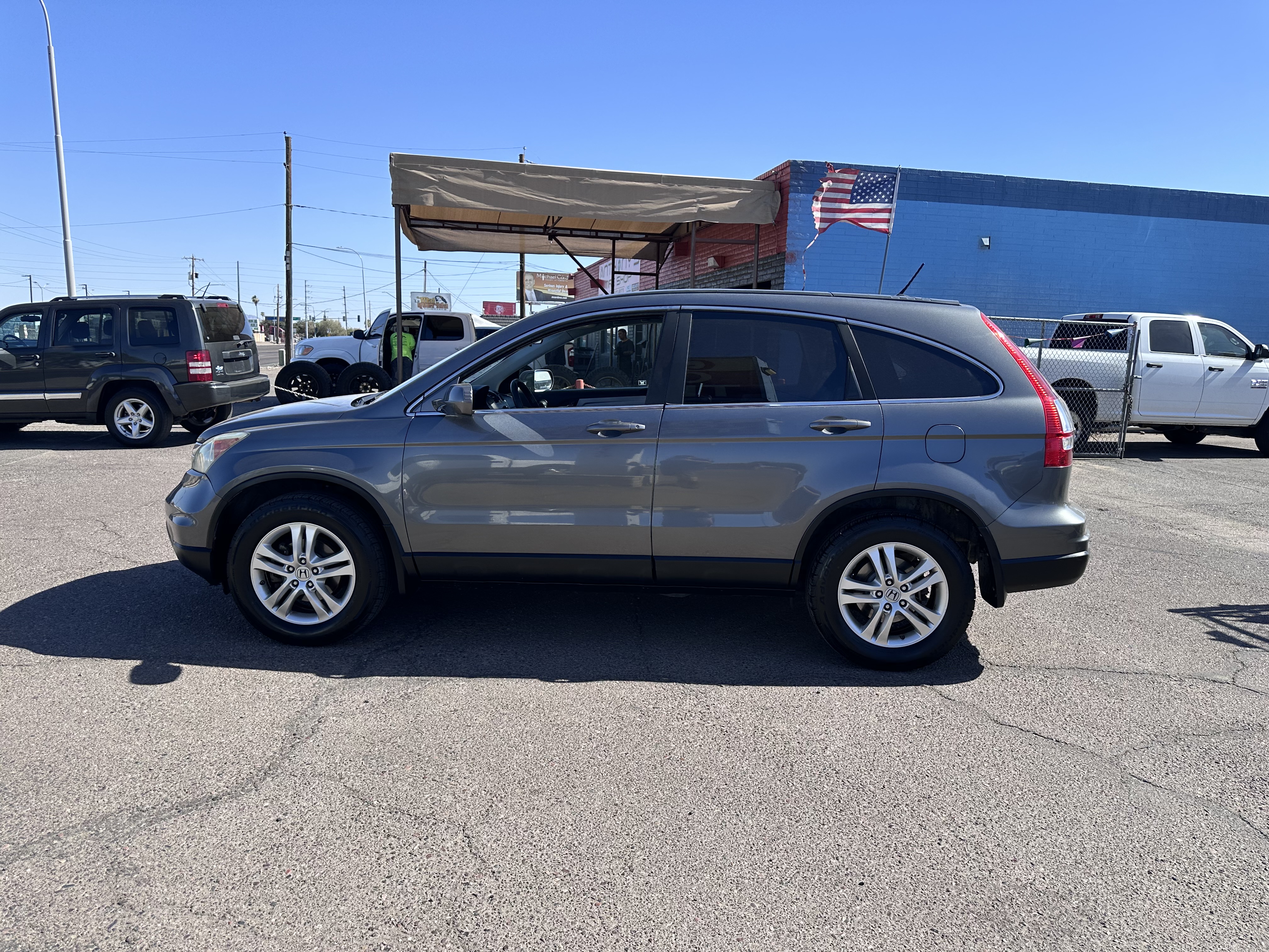 View vehicle photo 5