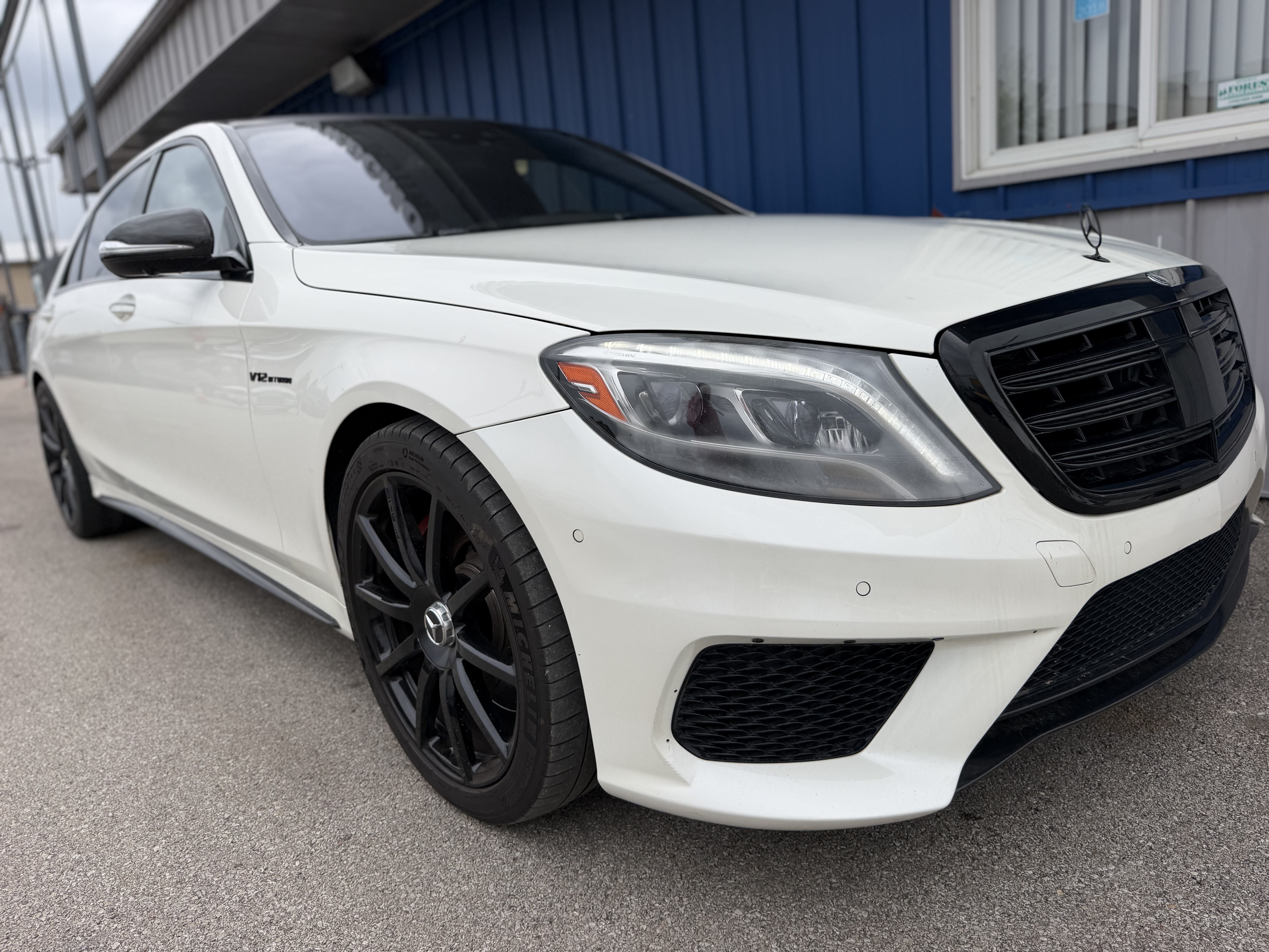 View vehicle photo 3