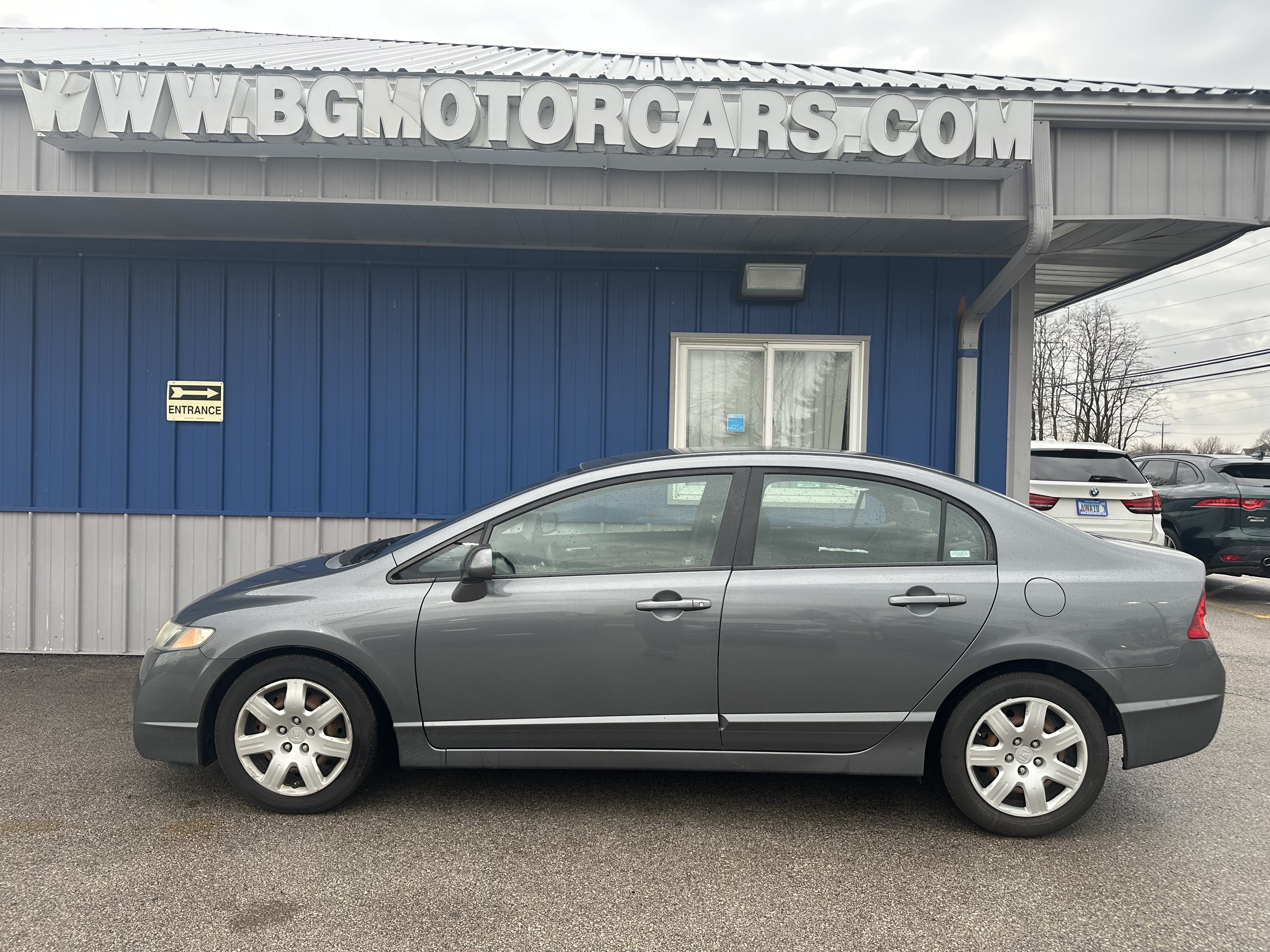 View vehicle photo 2