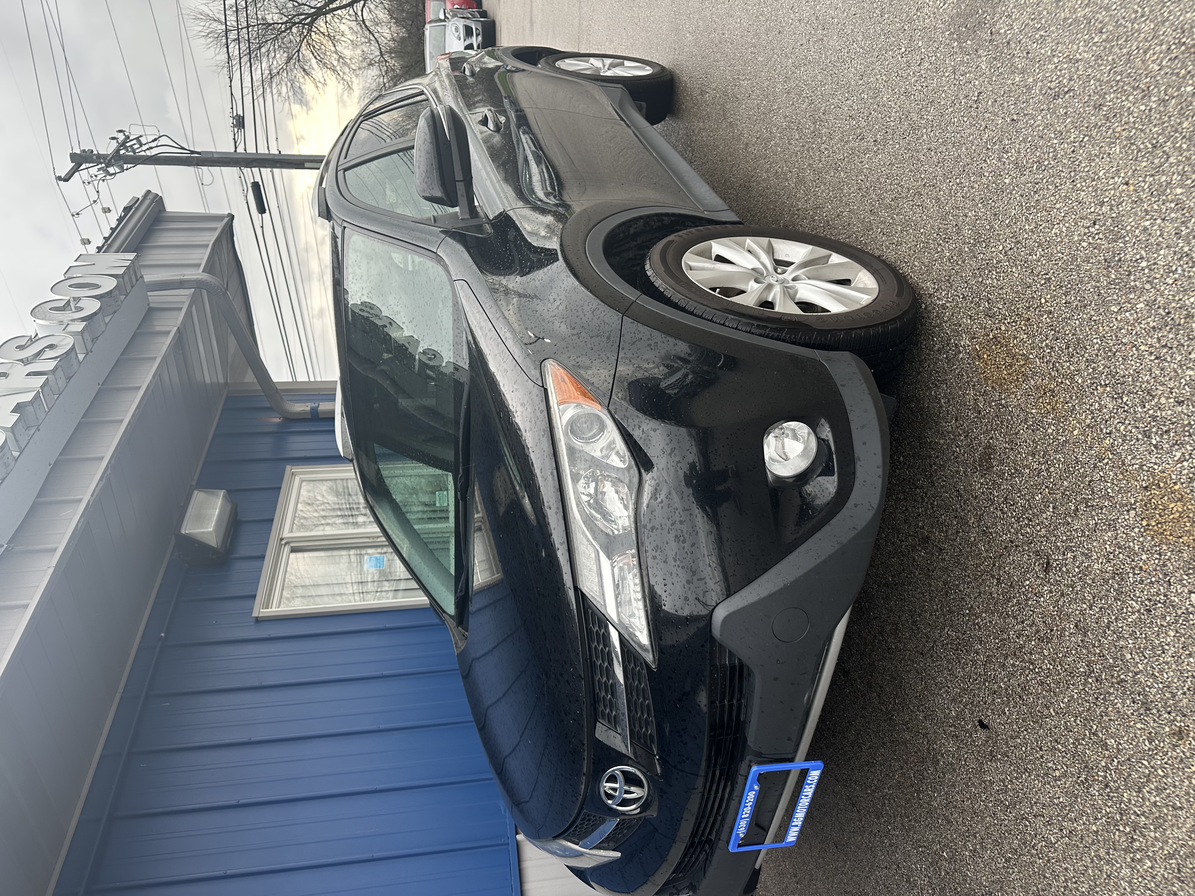 View vehicle photo 3