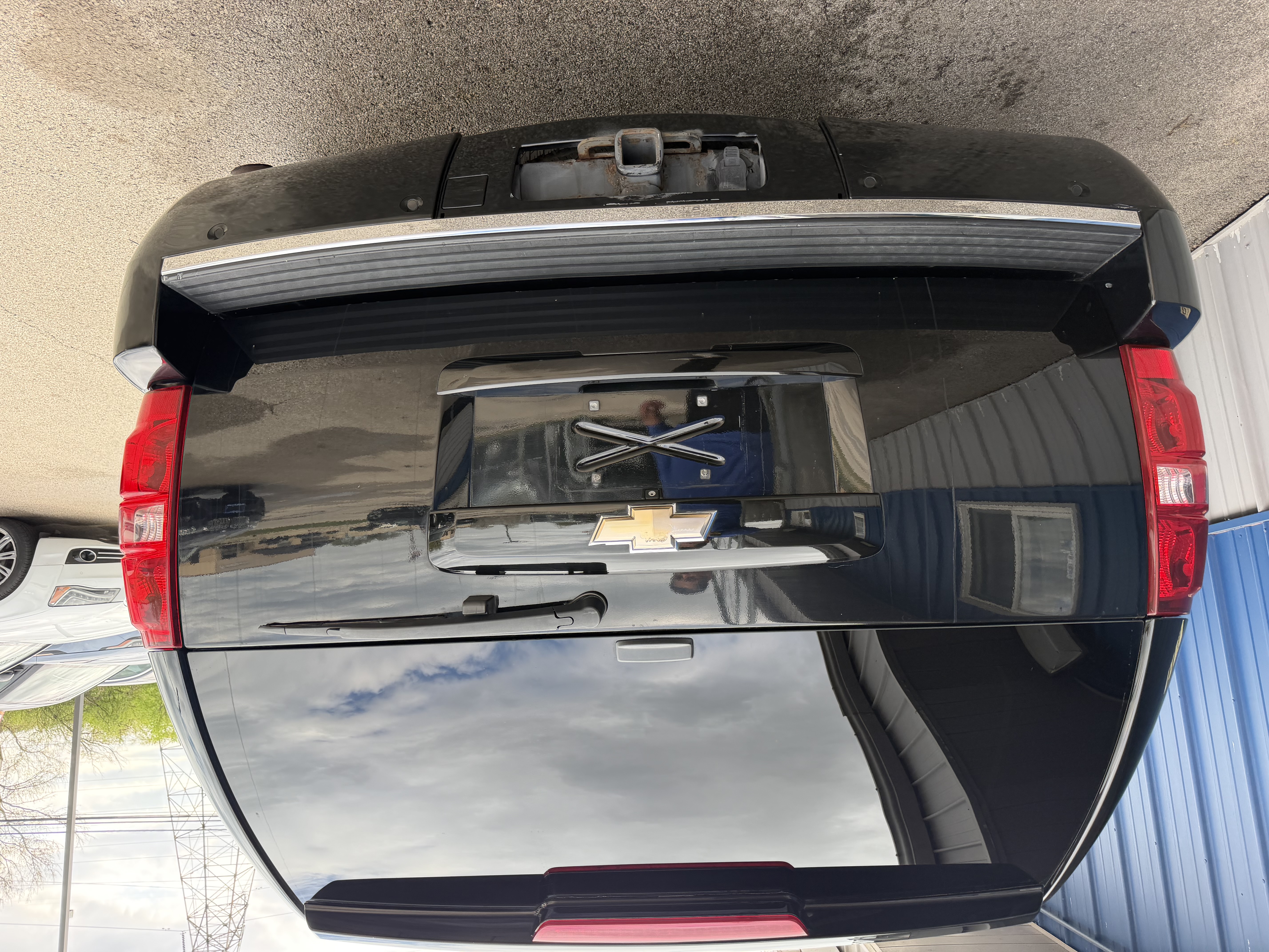 View vehicle photo 2