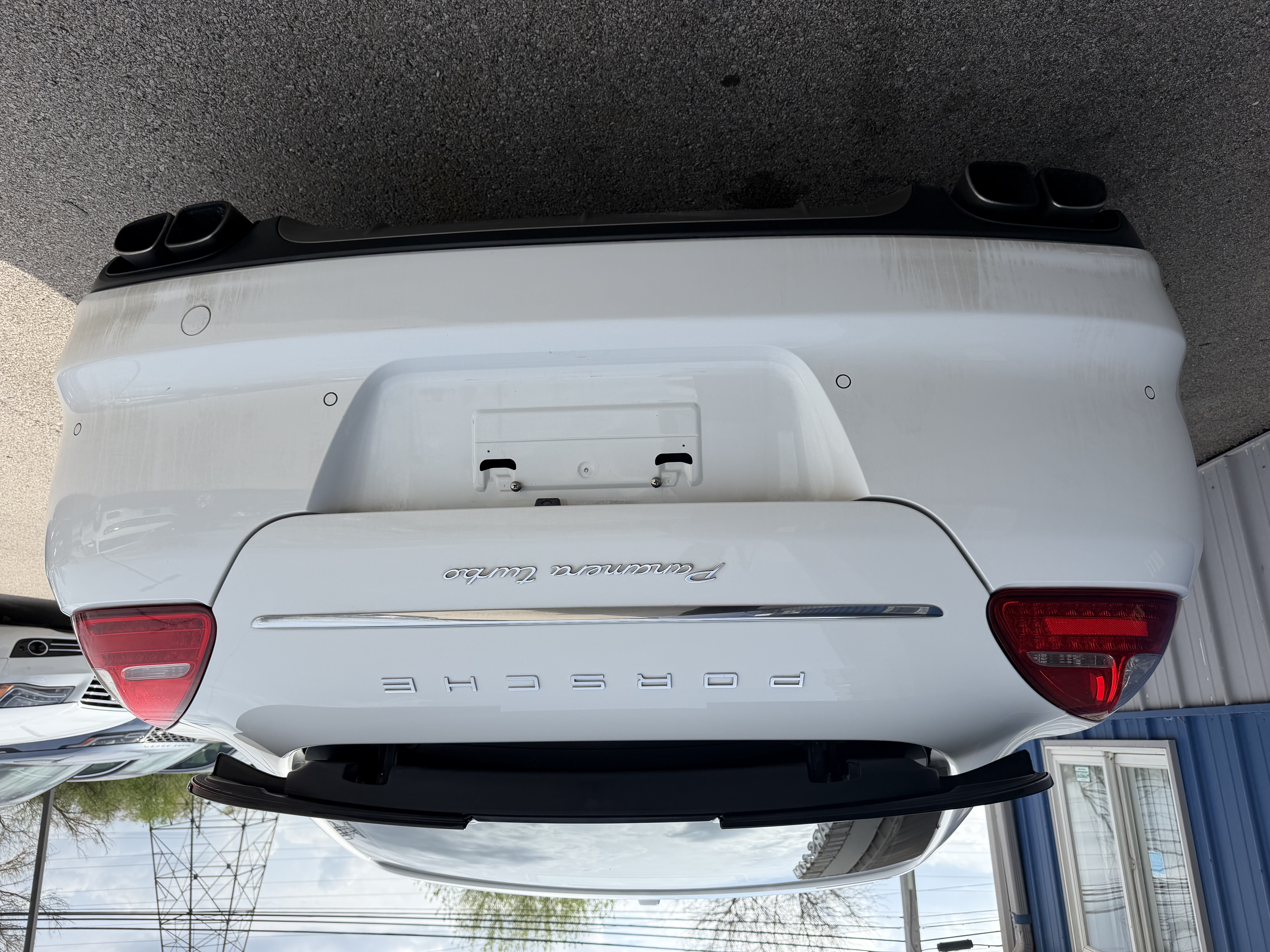 View vehicle photo 3
