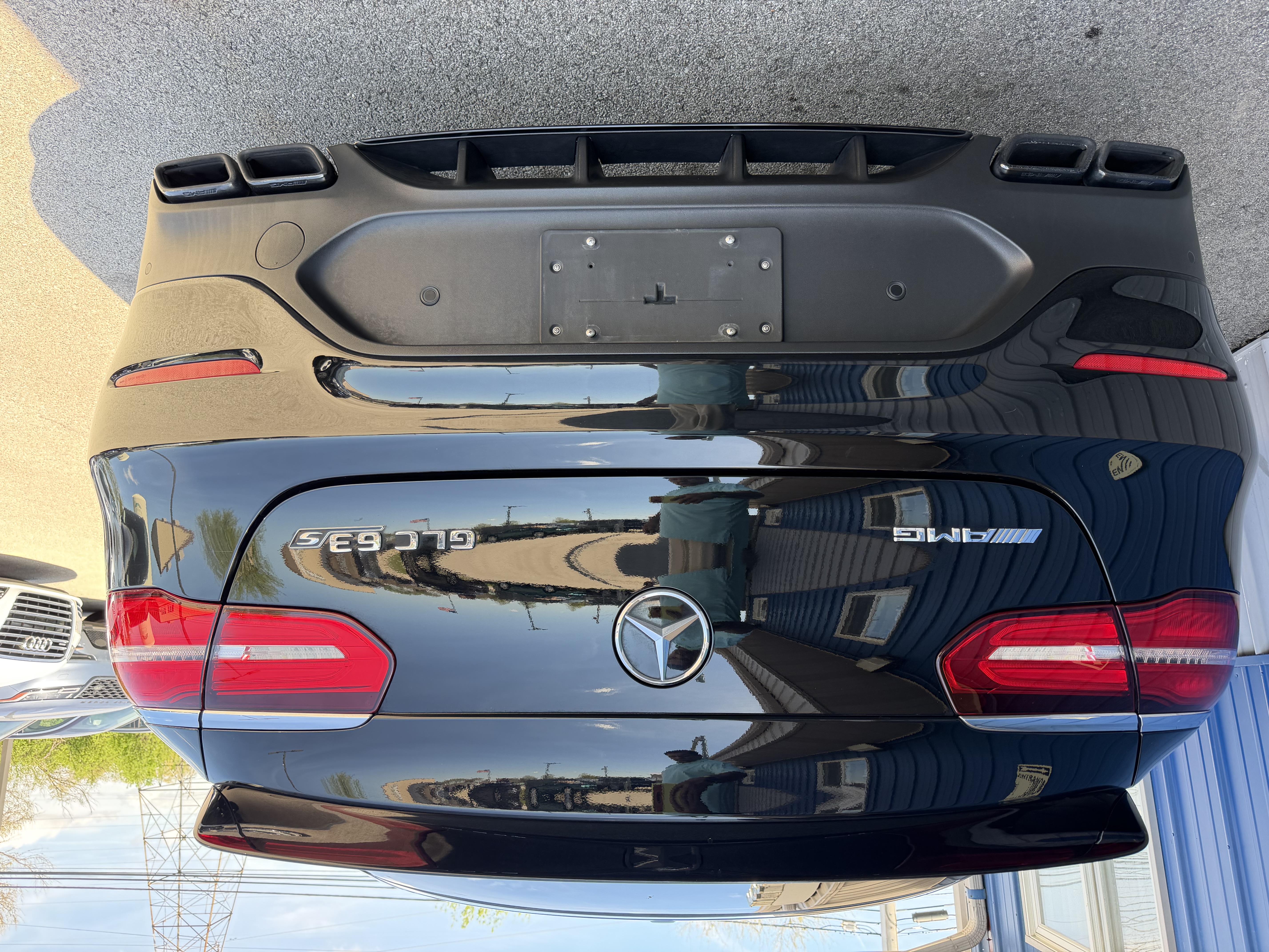 View vehicle photo 6