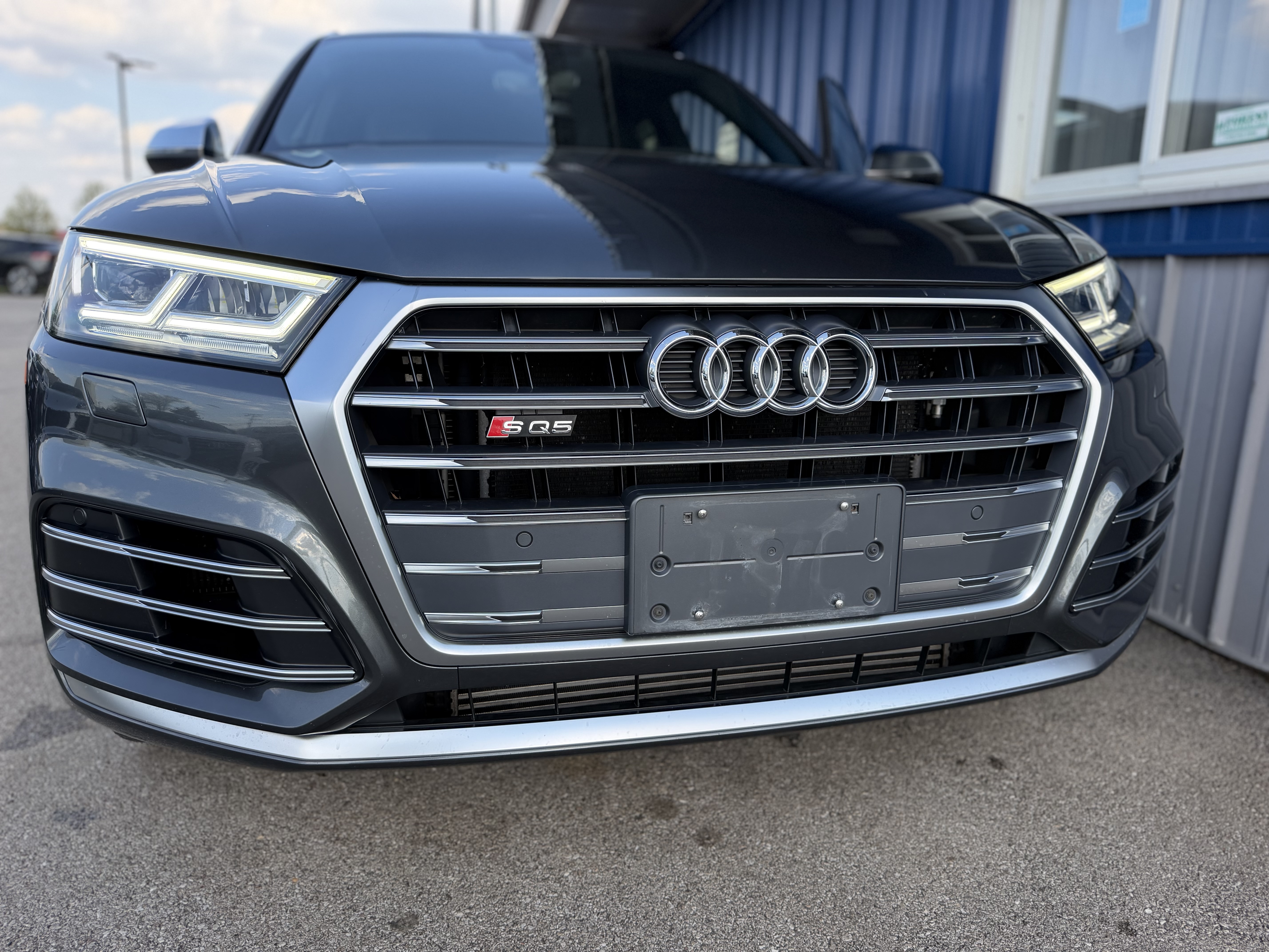 View vehicle photo 3
