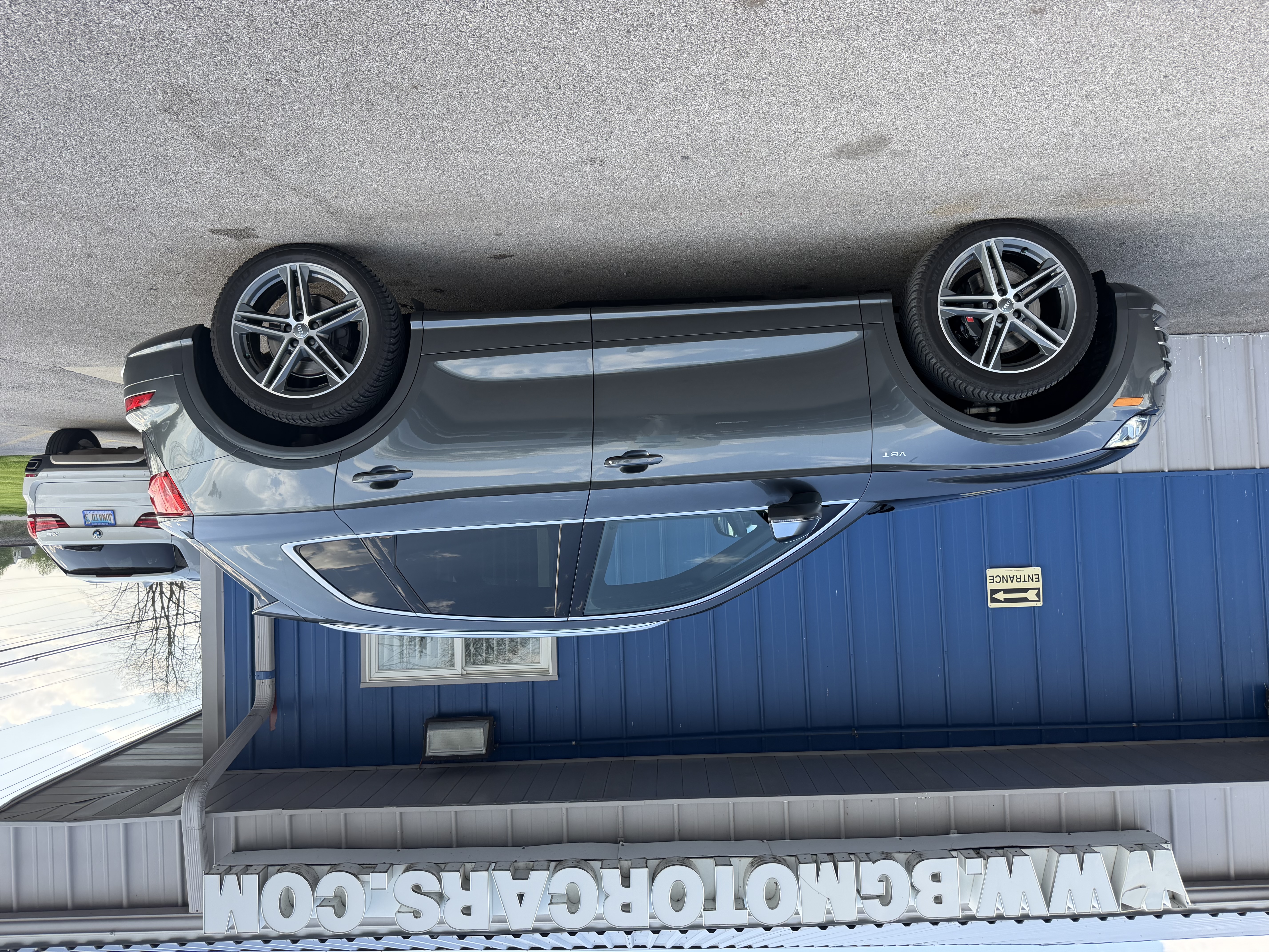 View vehicle photo 6