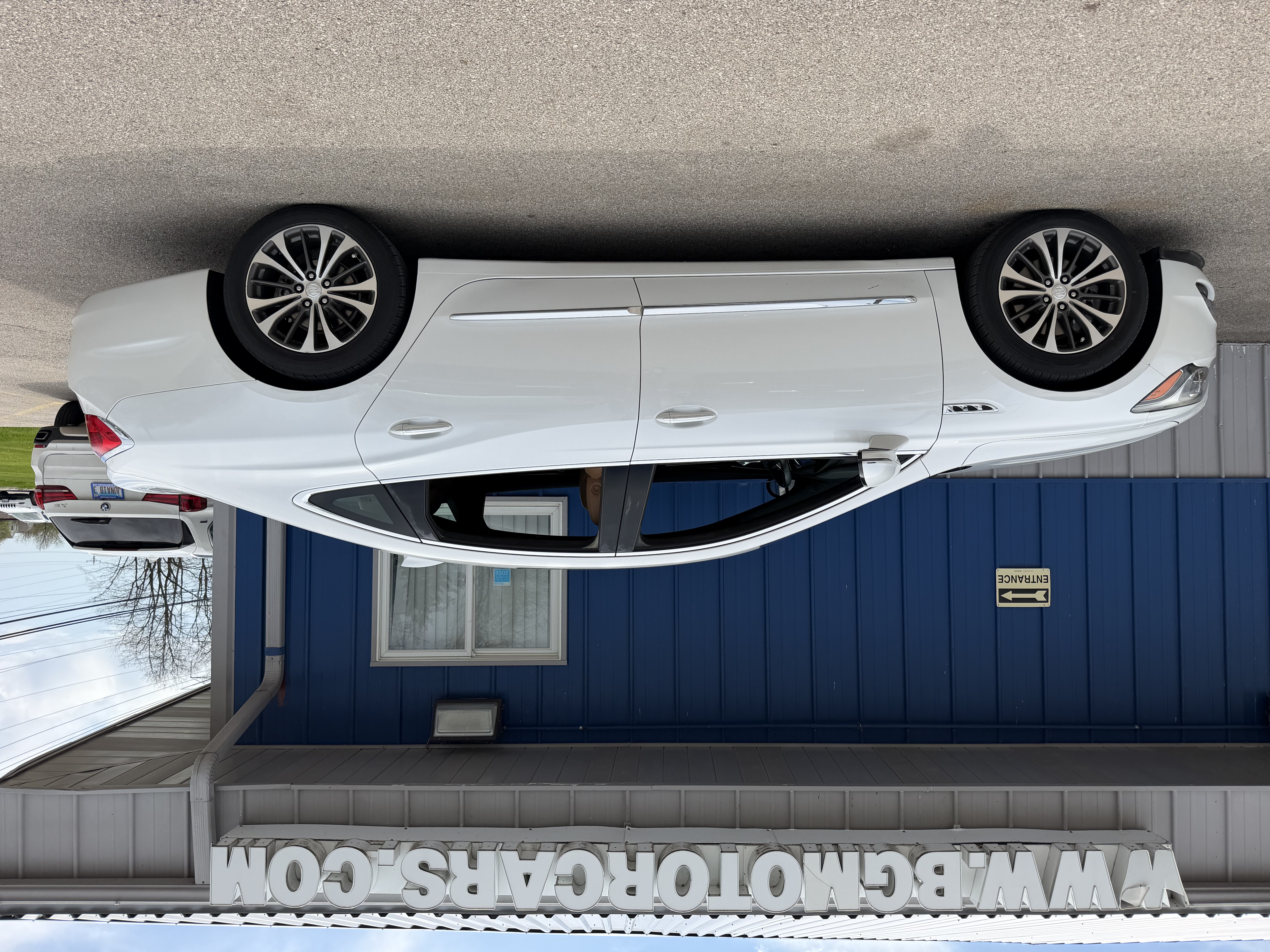 View vehicle photo 6