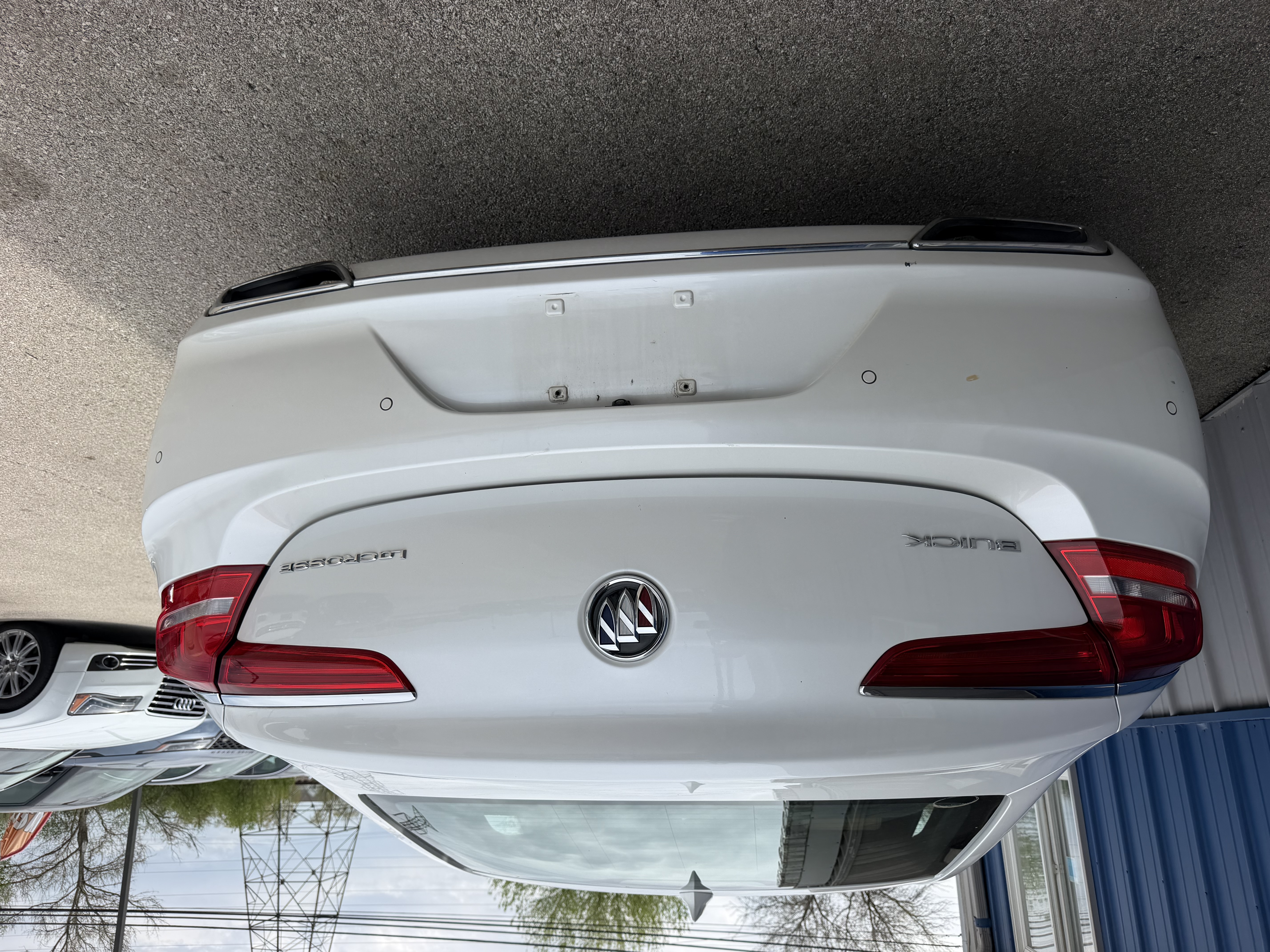 View vehicle photo 3
