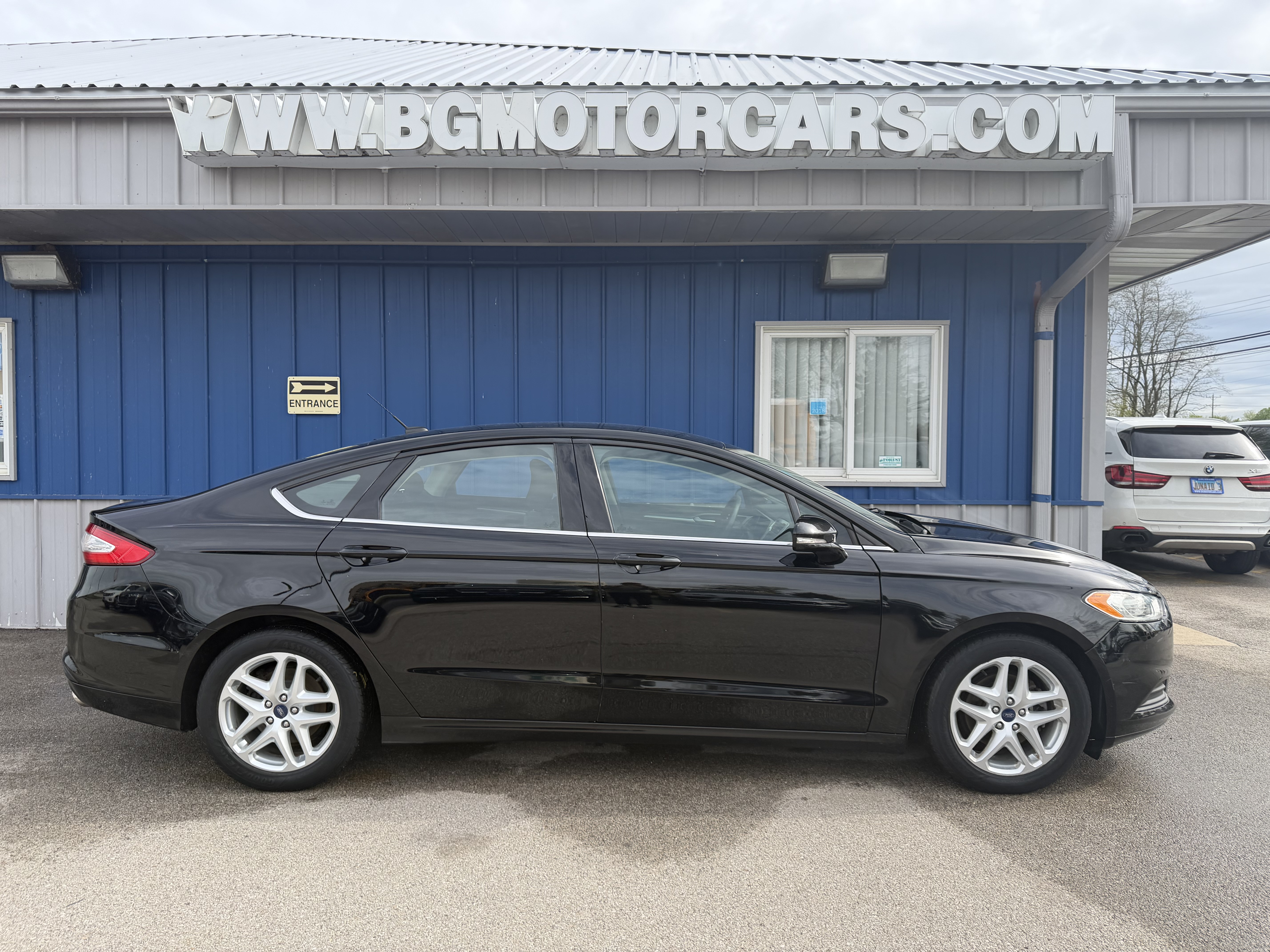Black 2016 Ford Fusion SE Sedan Front-Wheel Drive Automatic