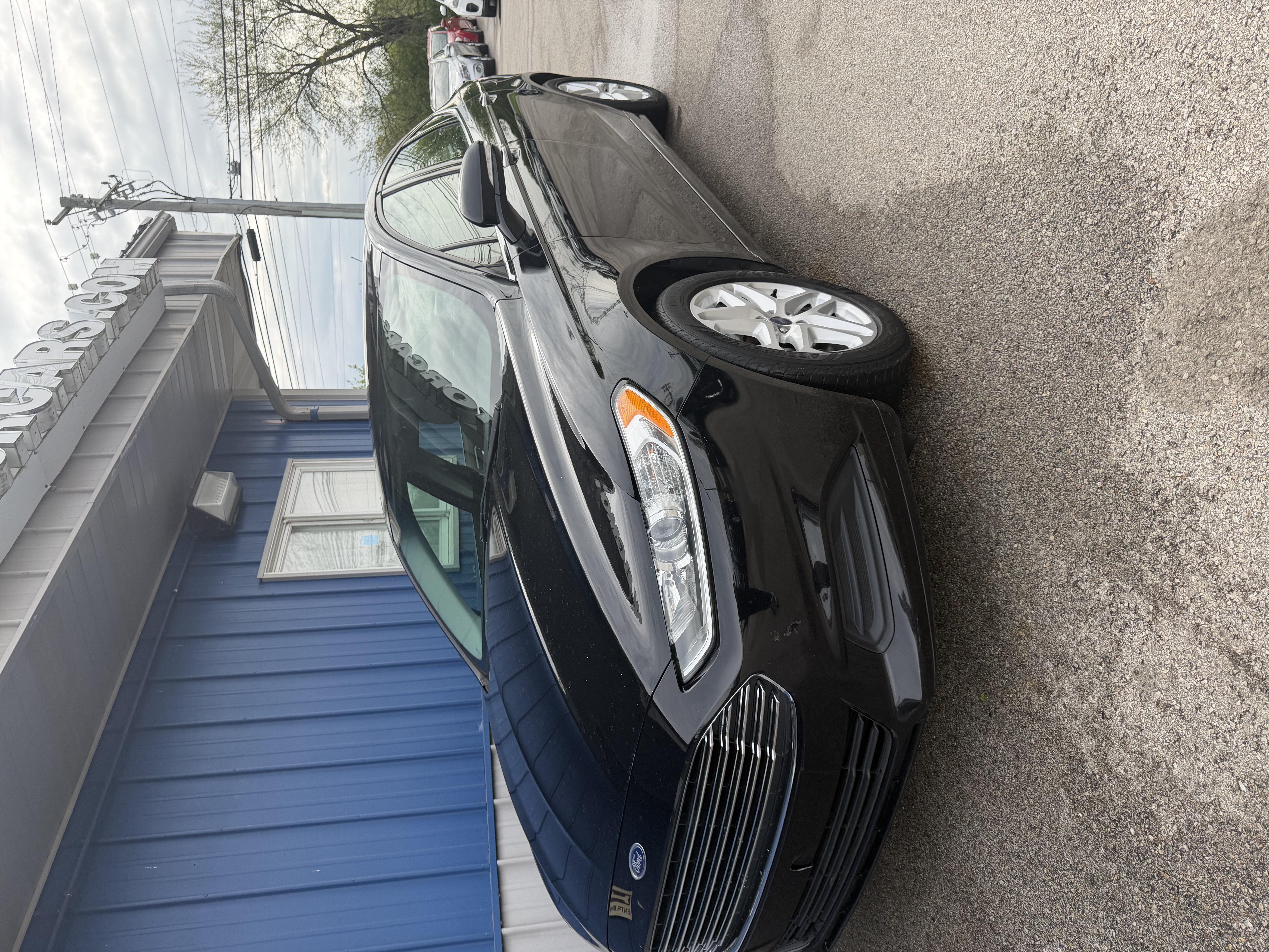 View vehicle photo 4