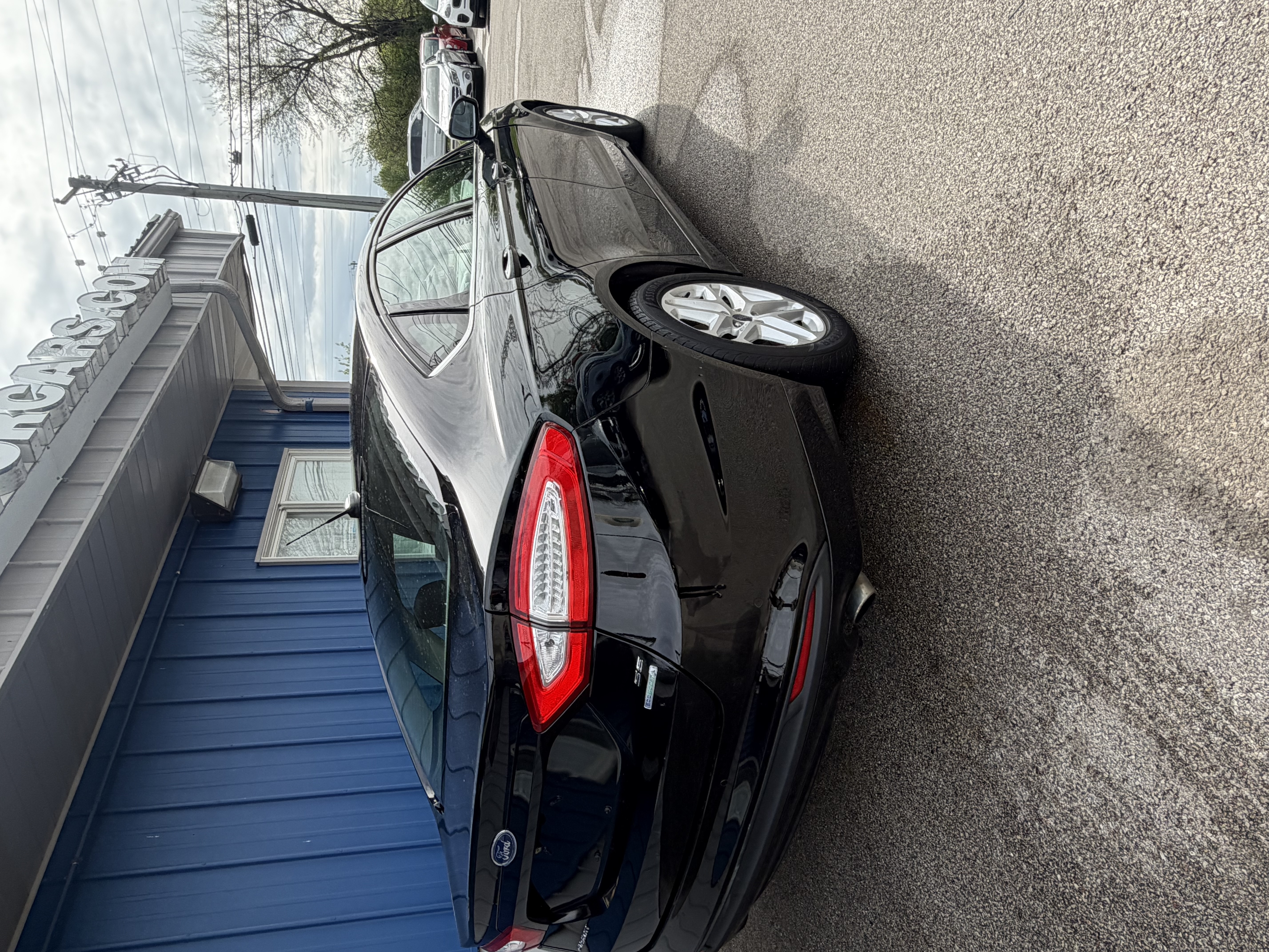 View vehicle photo 7