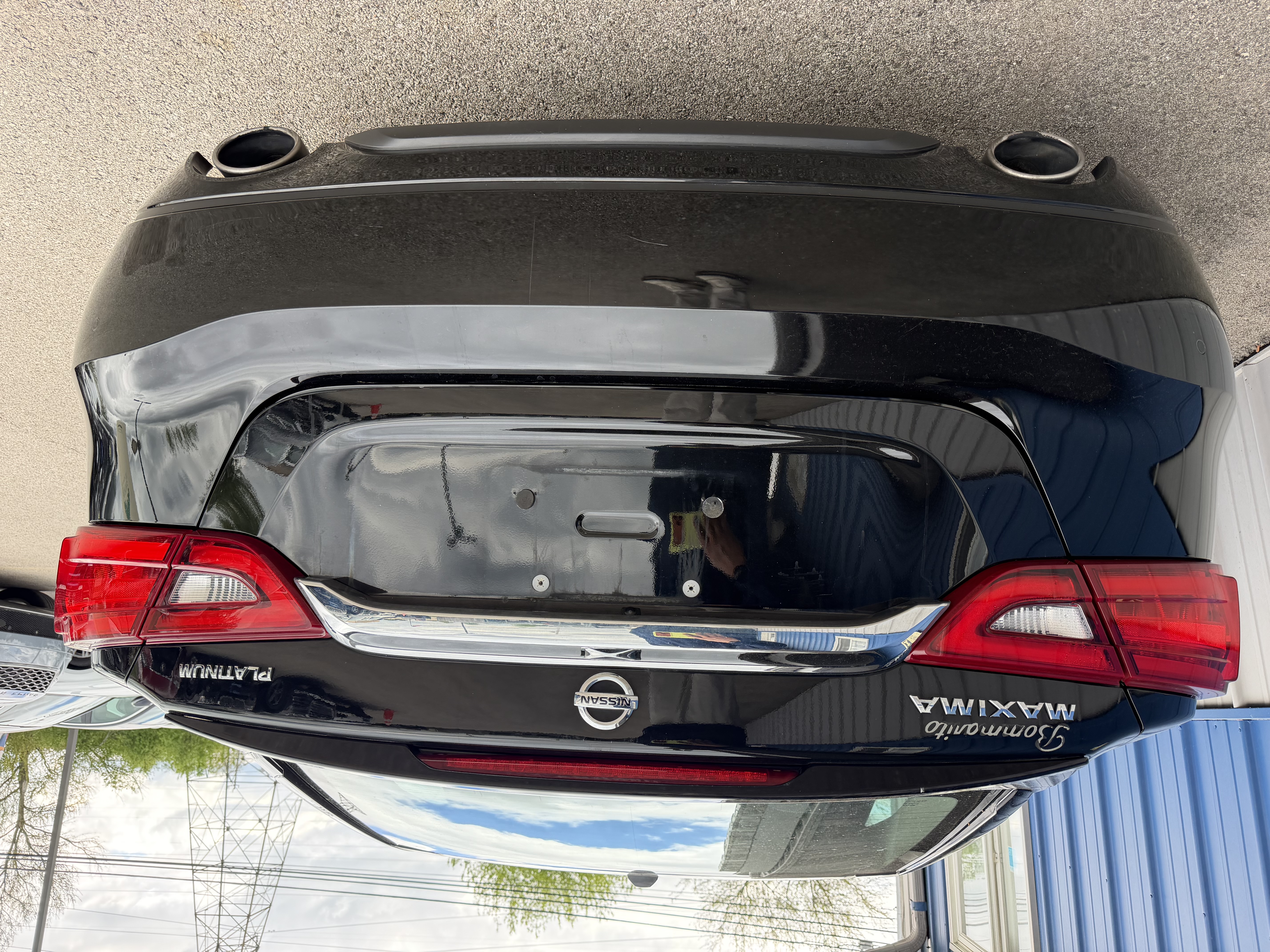 View vehicle photo 5