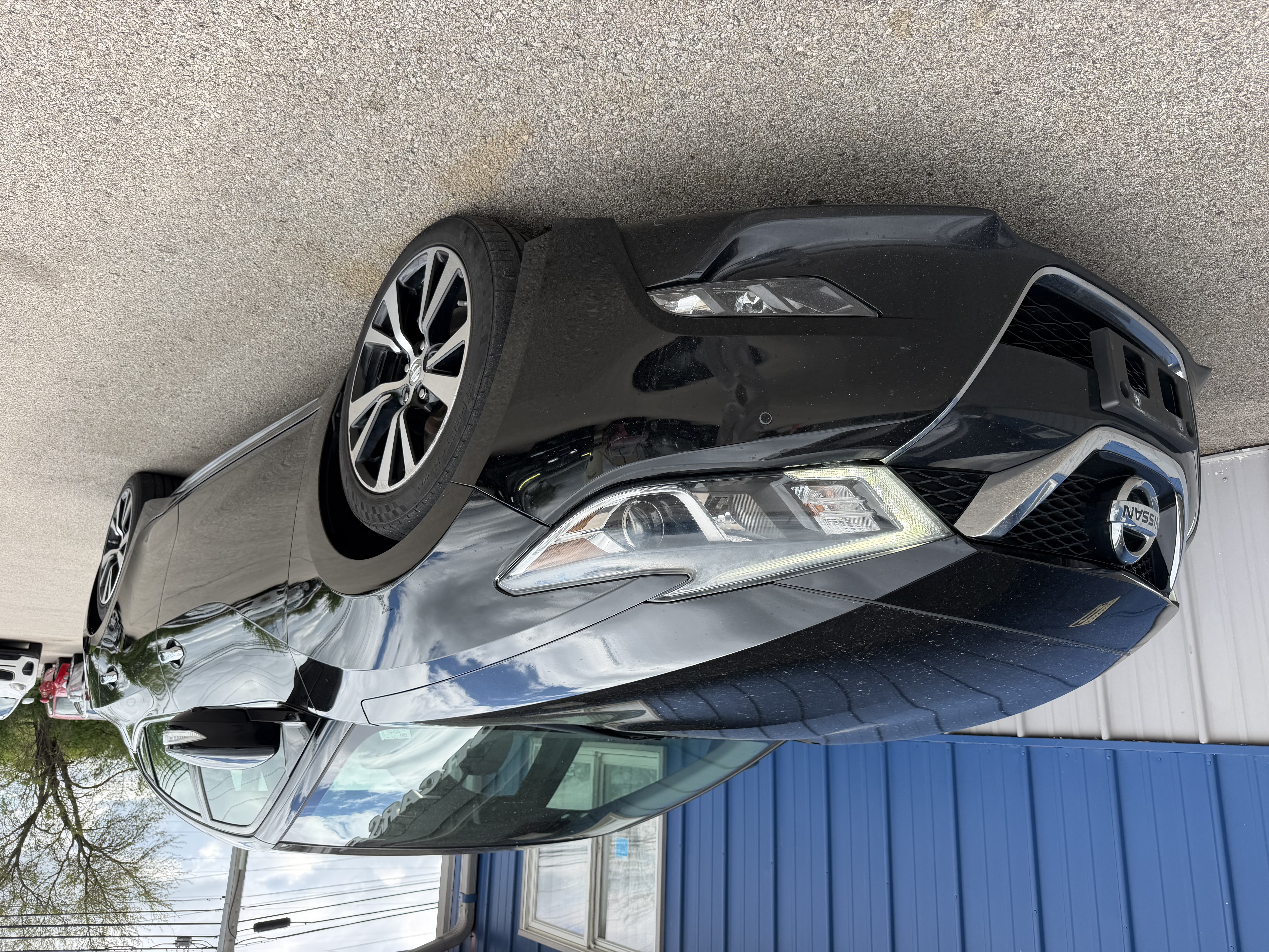 View vehicle photo 7
