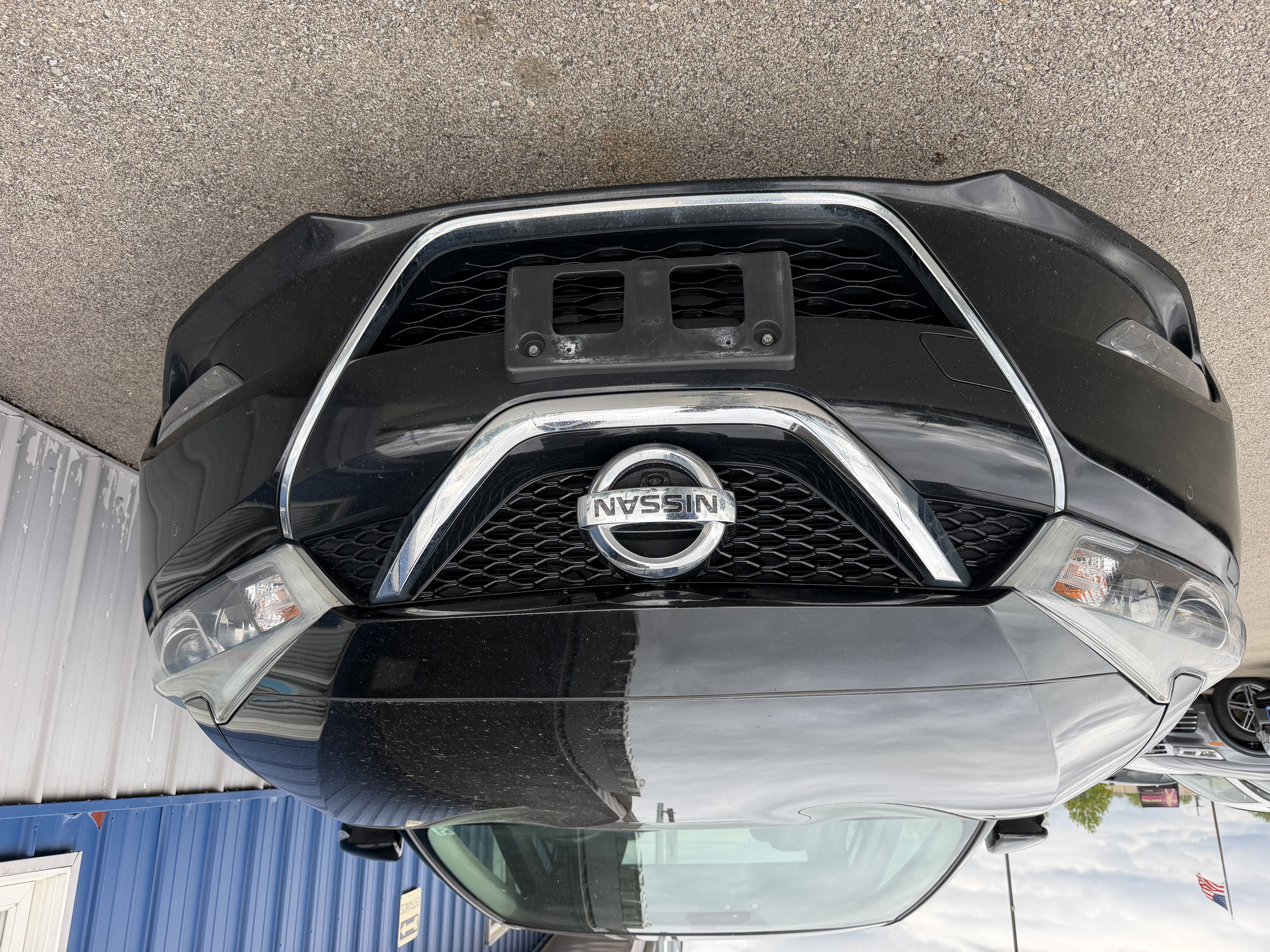 View vehicle photo 3