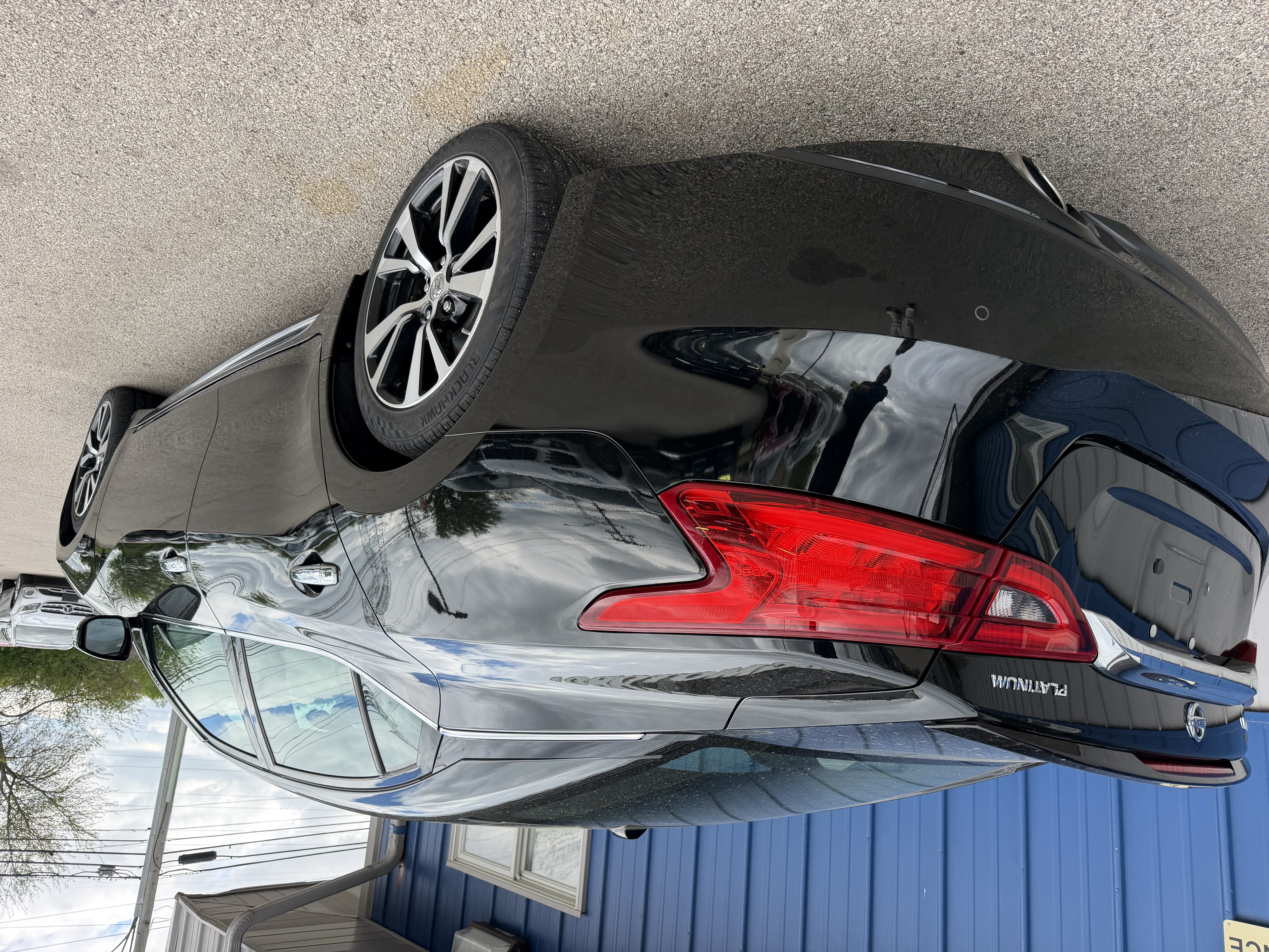 View vehicle photo 4