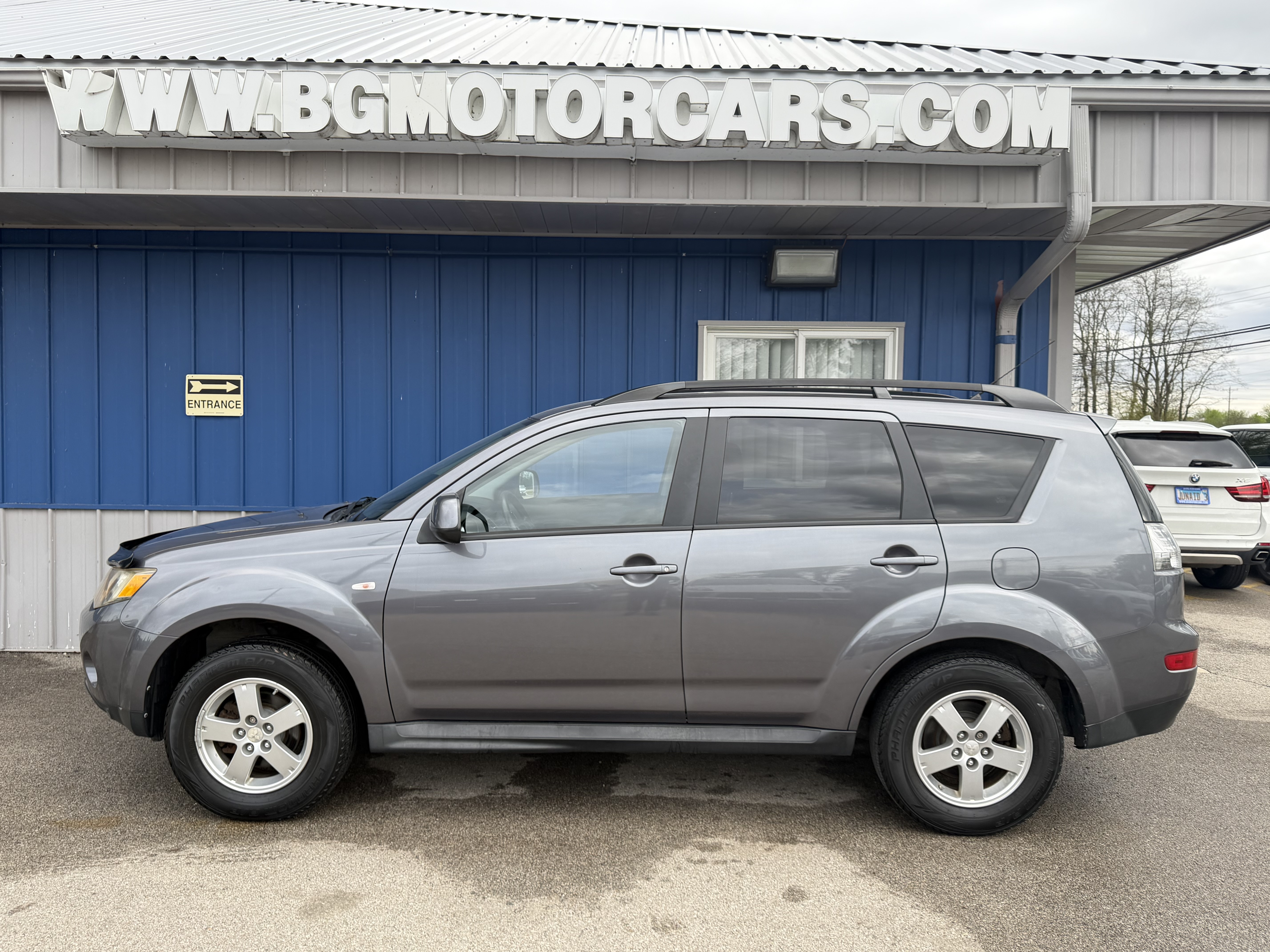 View vehicle photo 2