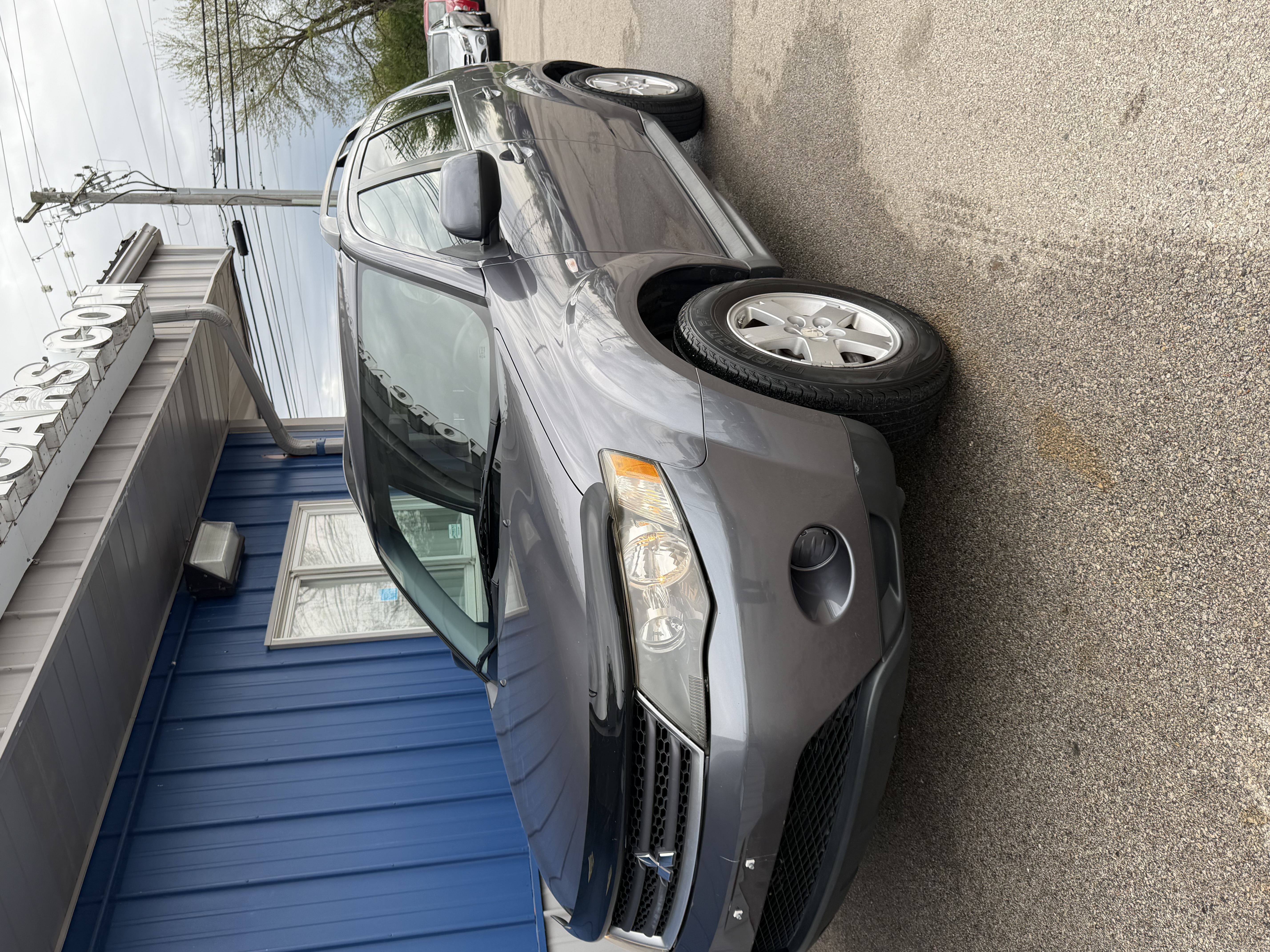 View vehicle photo 3