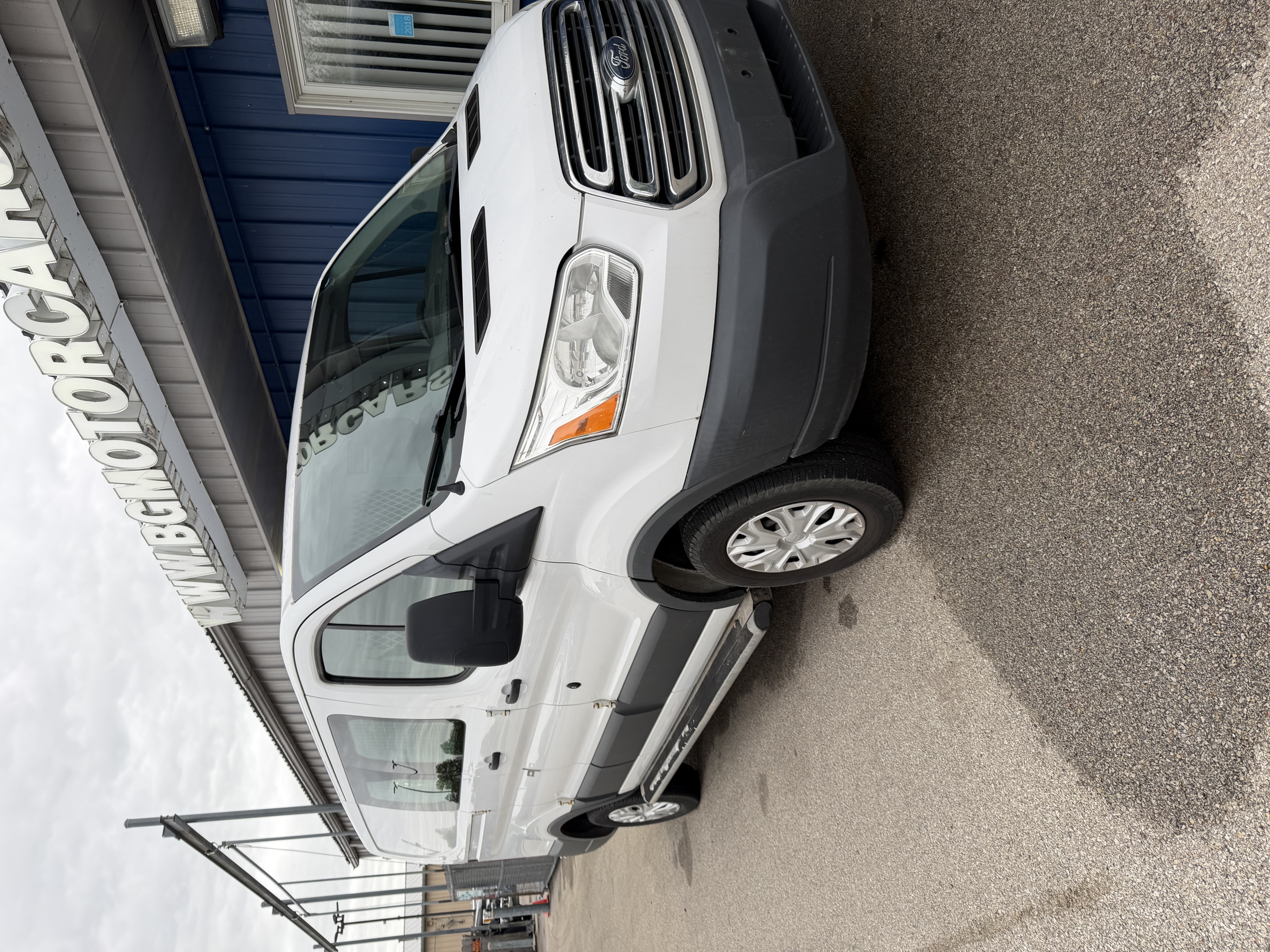 View vehicle photo 3
