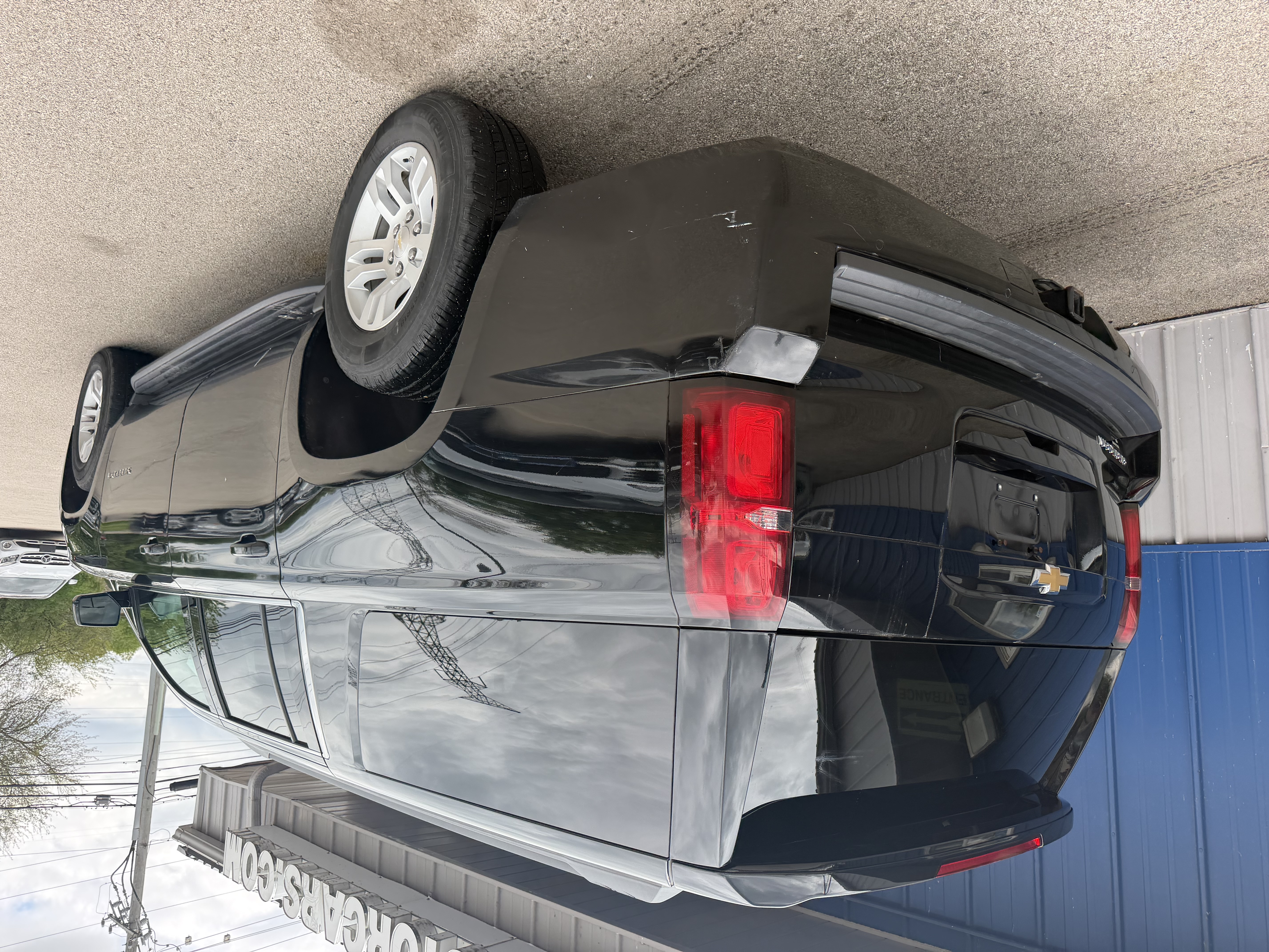 View vehicle photo 6