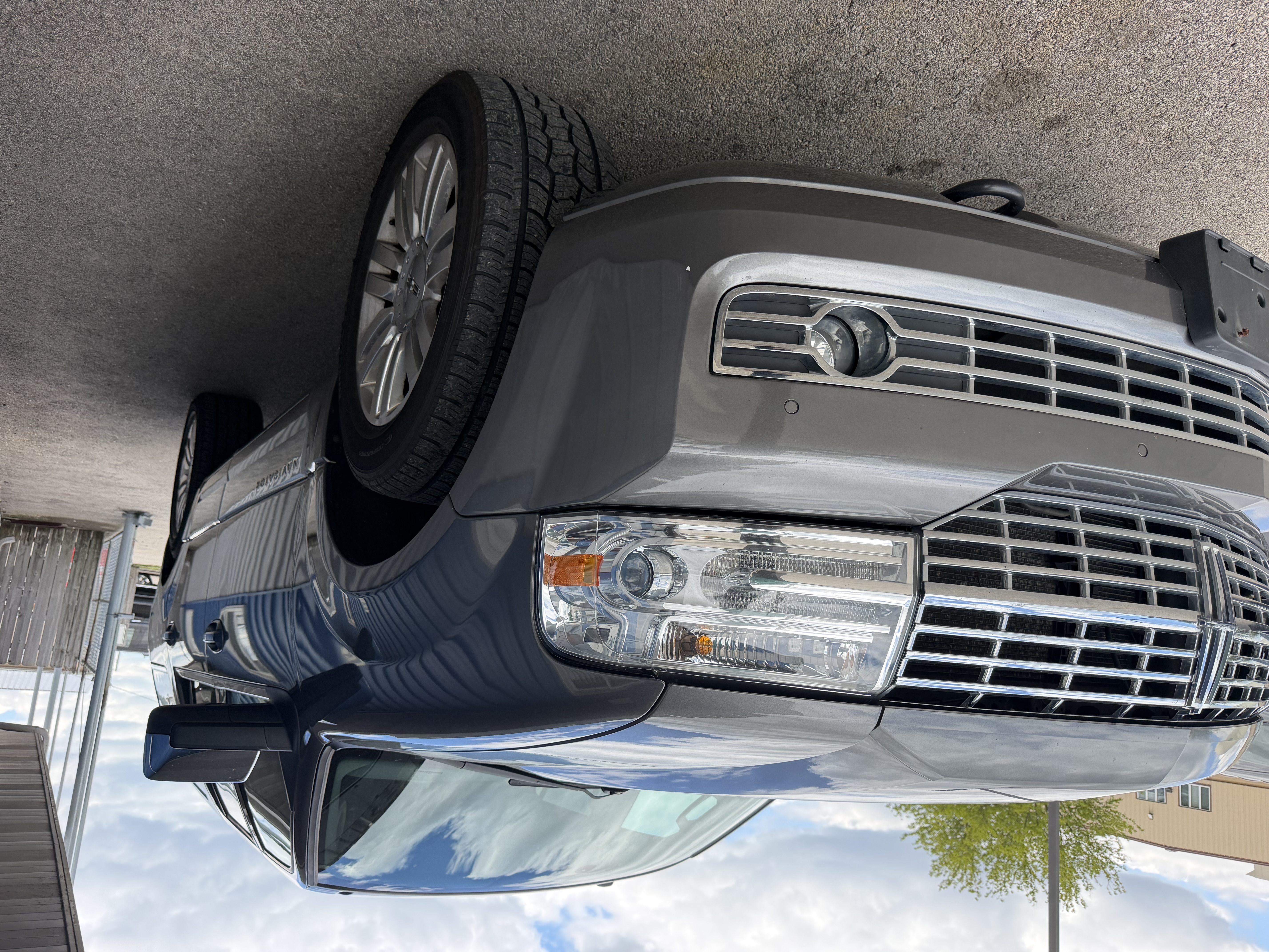 View vehicle photo 6