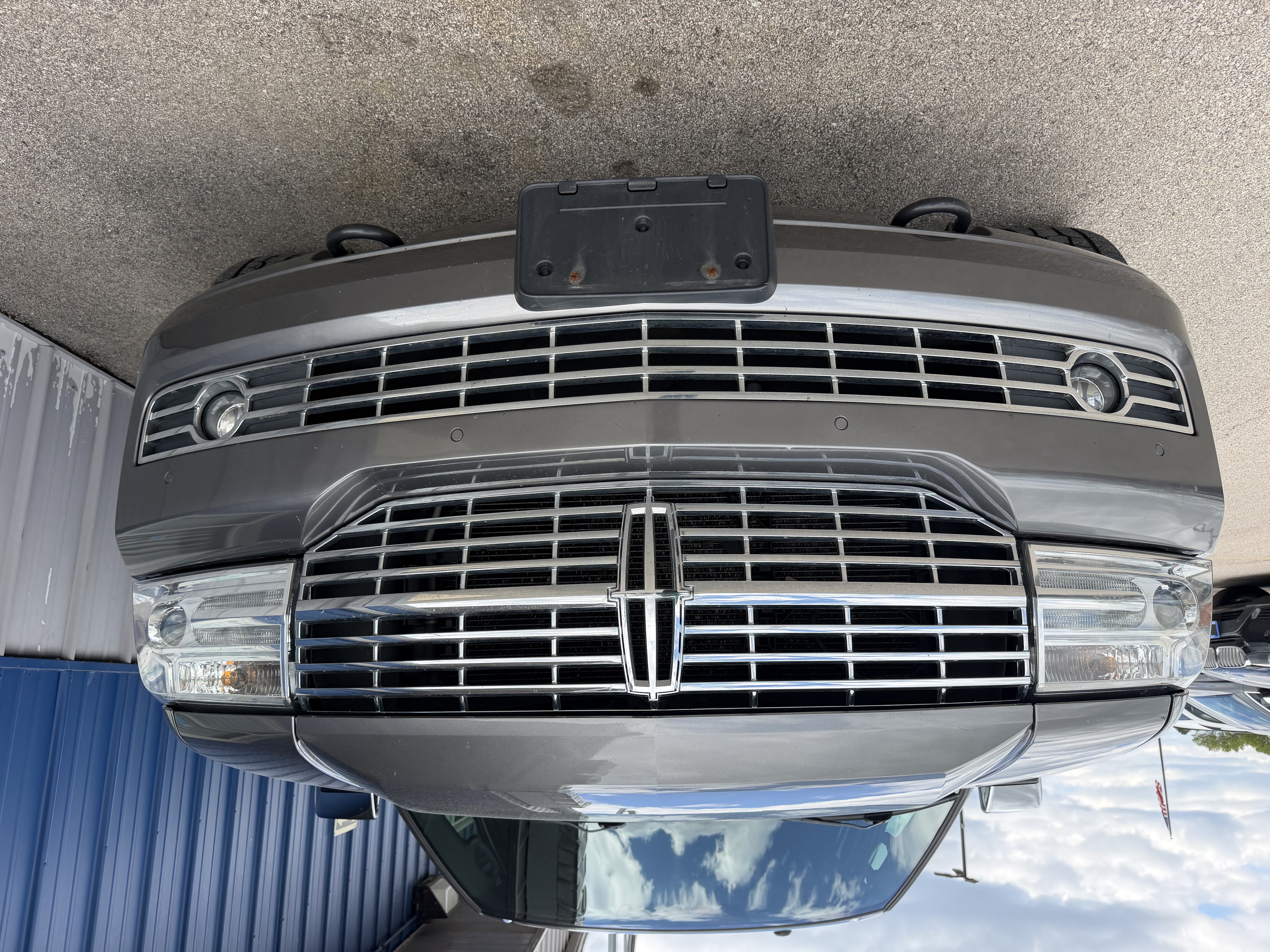 View vehicle photo 3