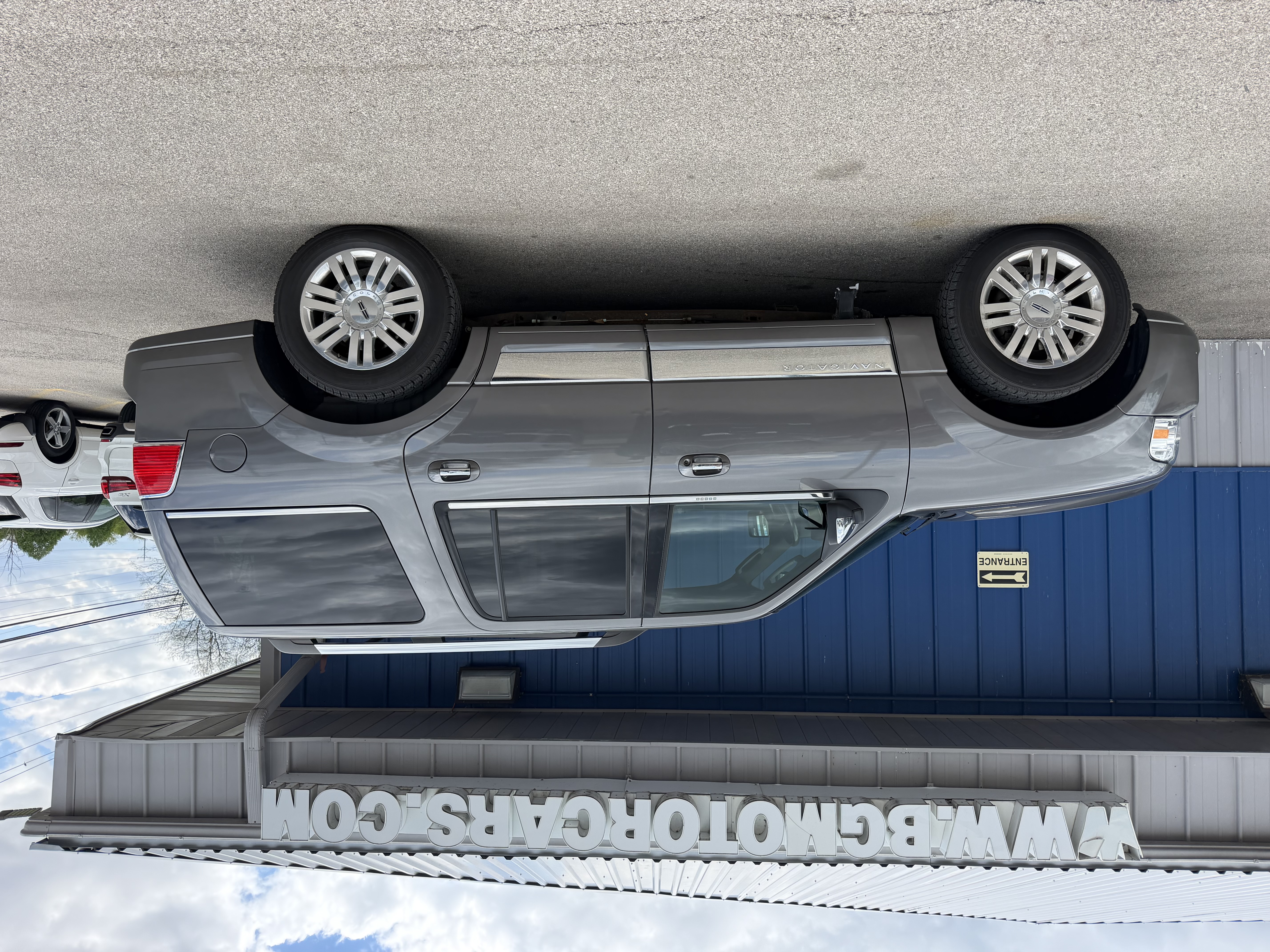 View vehicle photo 4