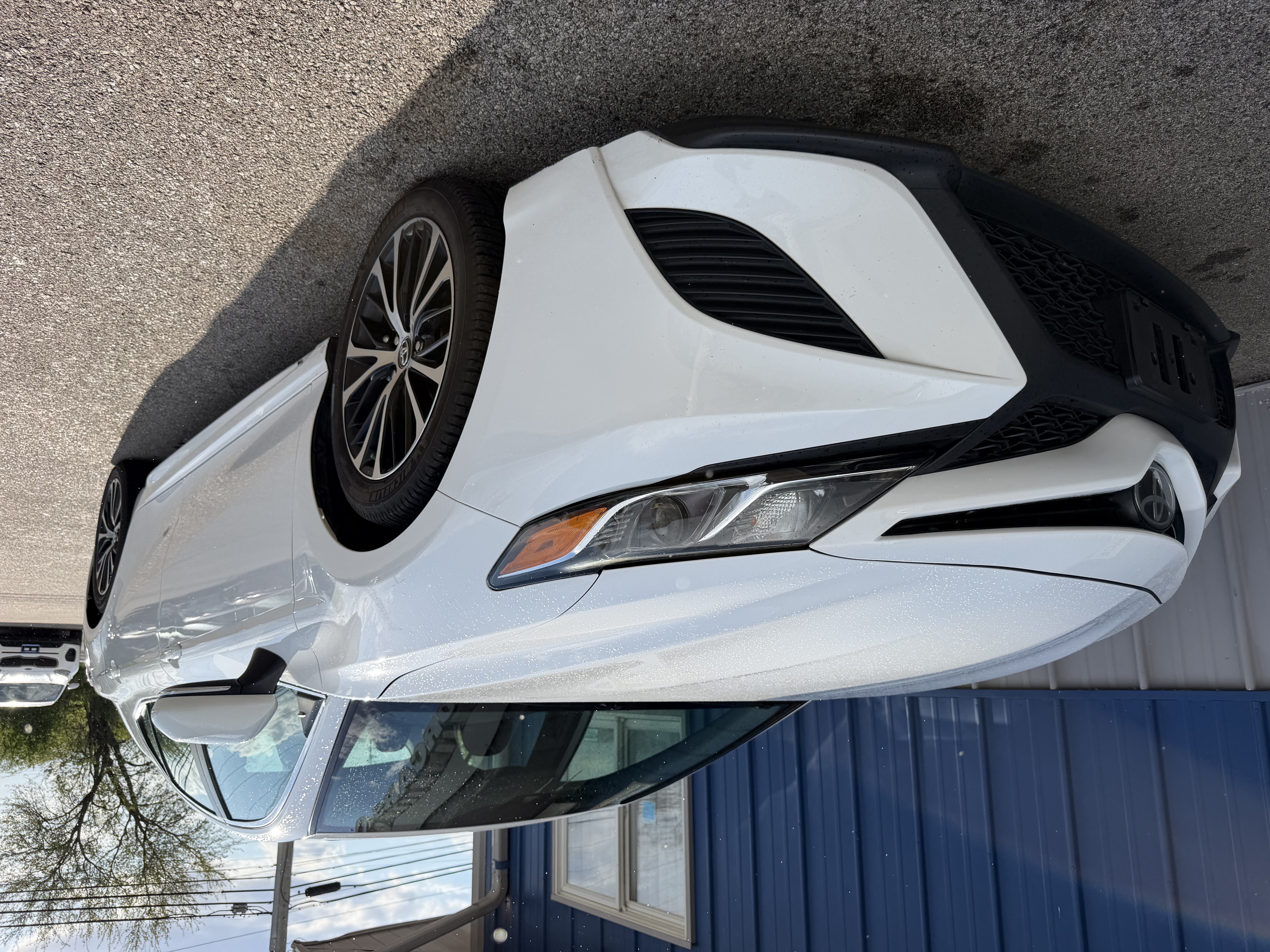 View vehicle photo 6