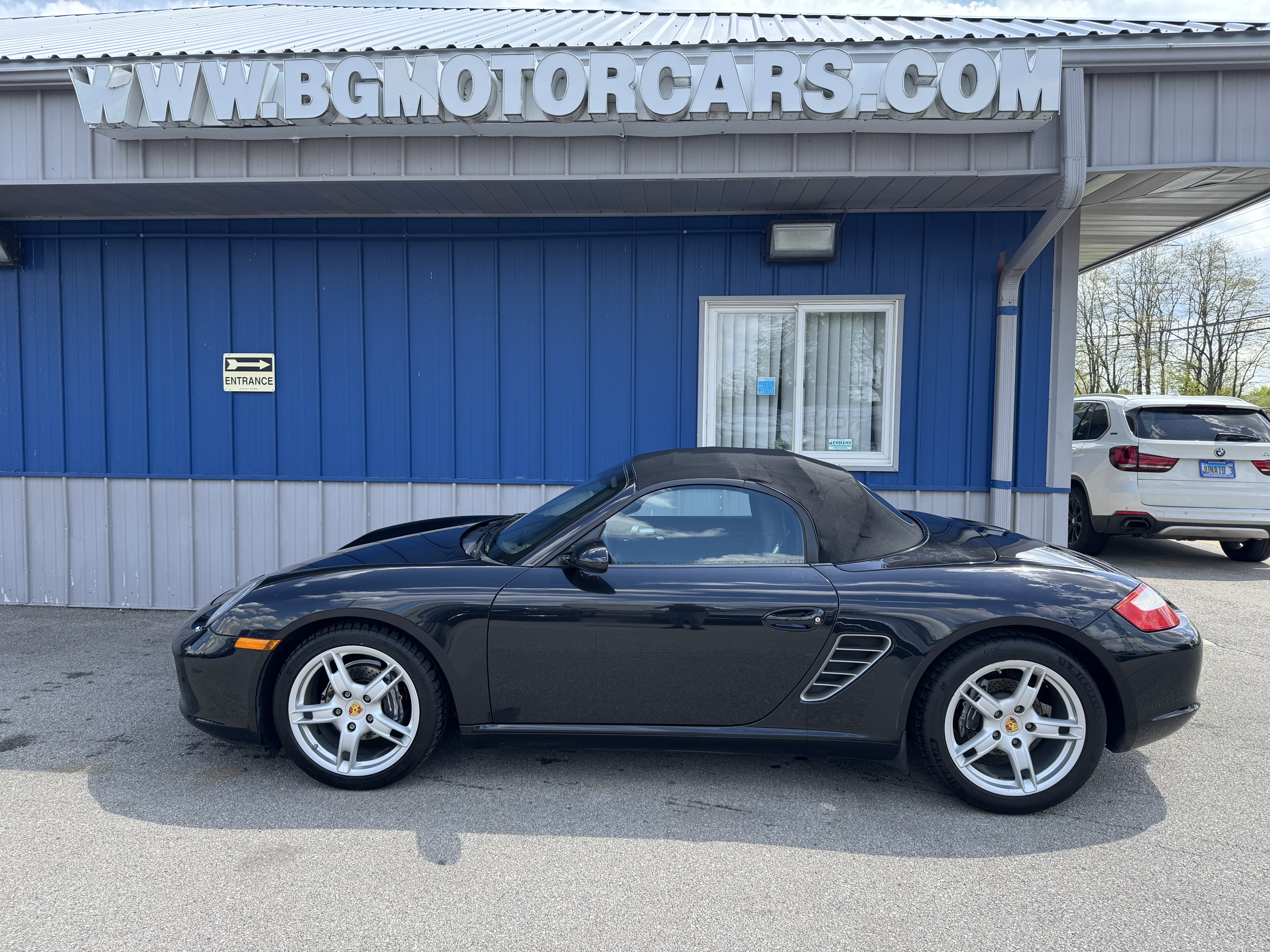 View vehicle photo 2