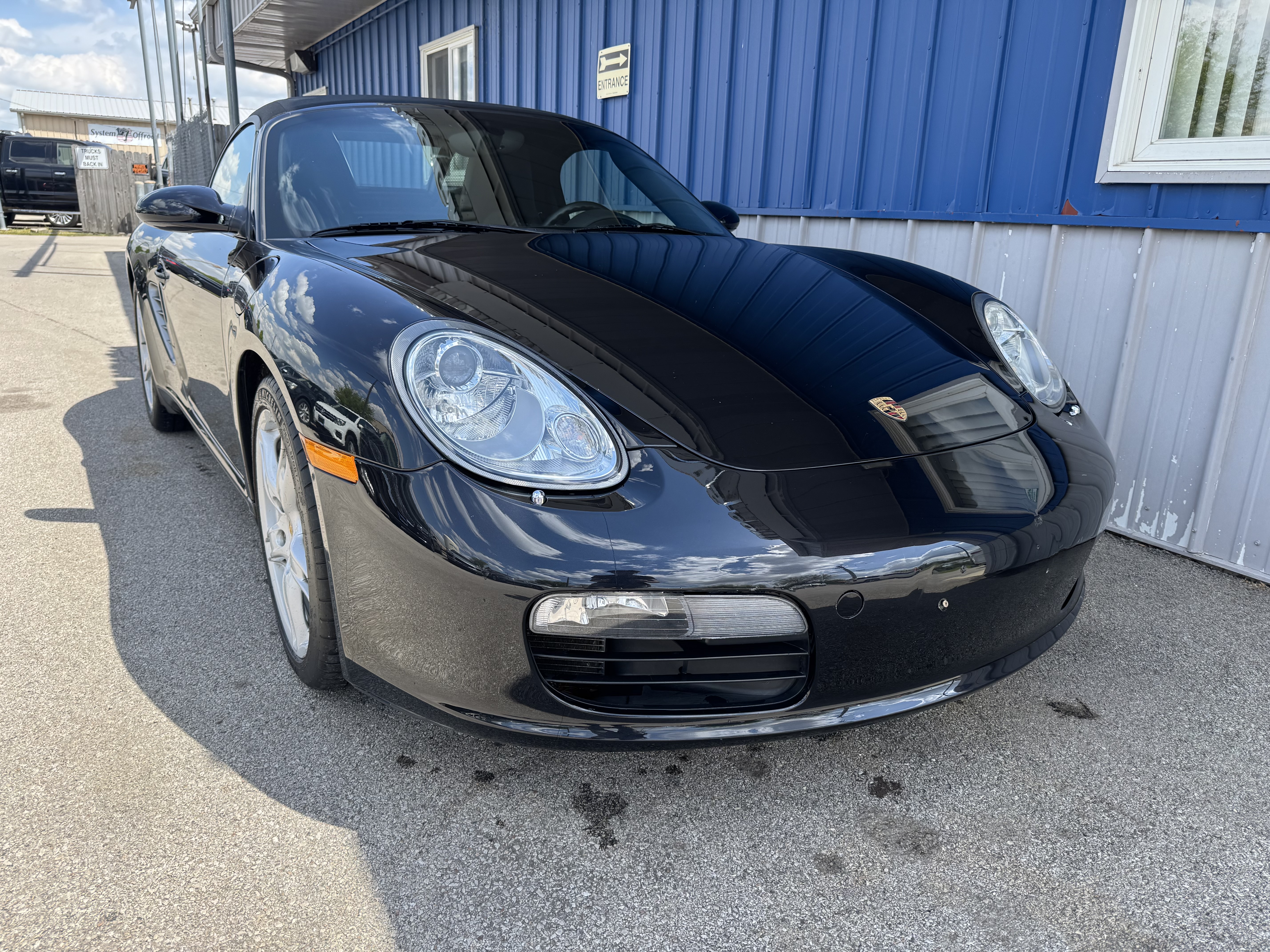 View vehicle photo 4