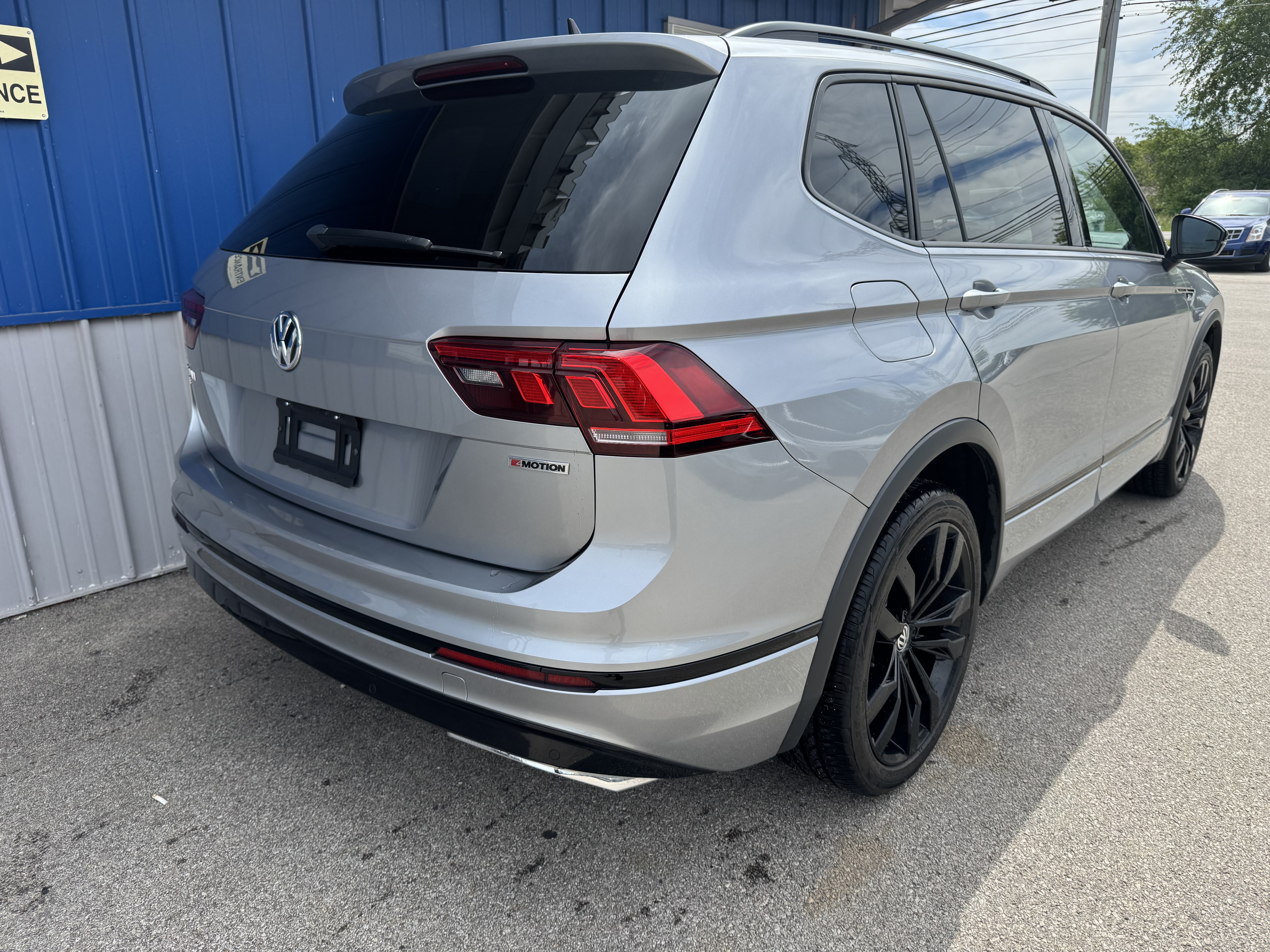 View vehicle photo 7