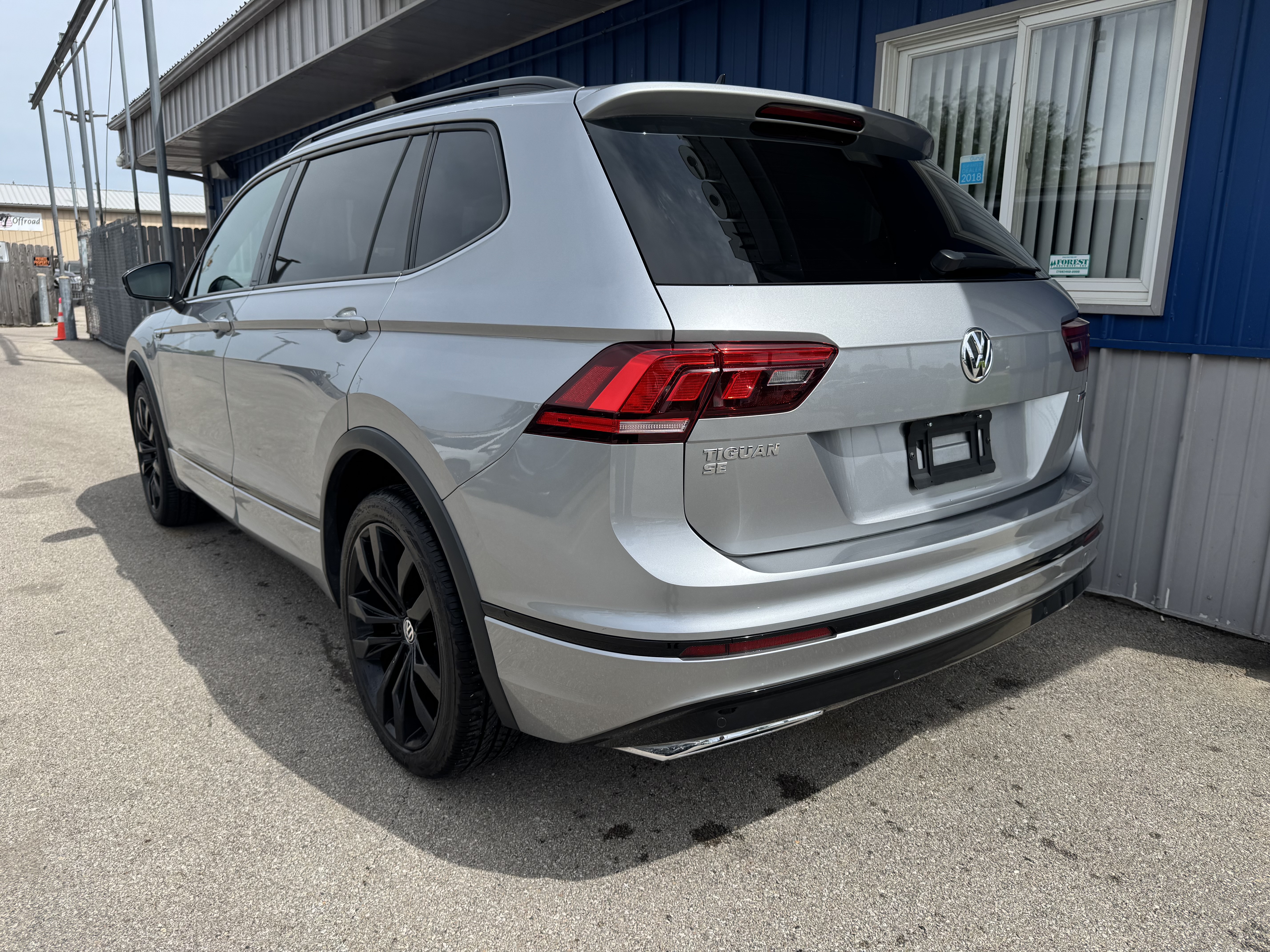 View vehicle photo 6
