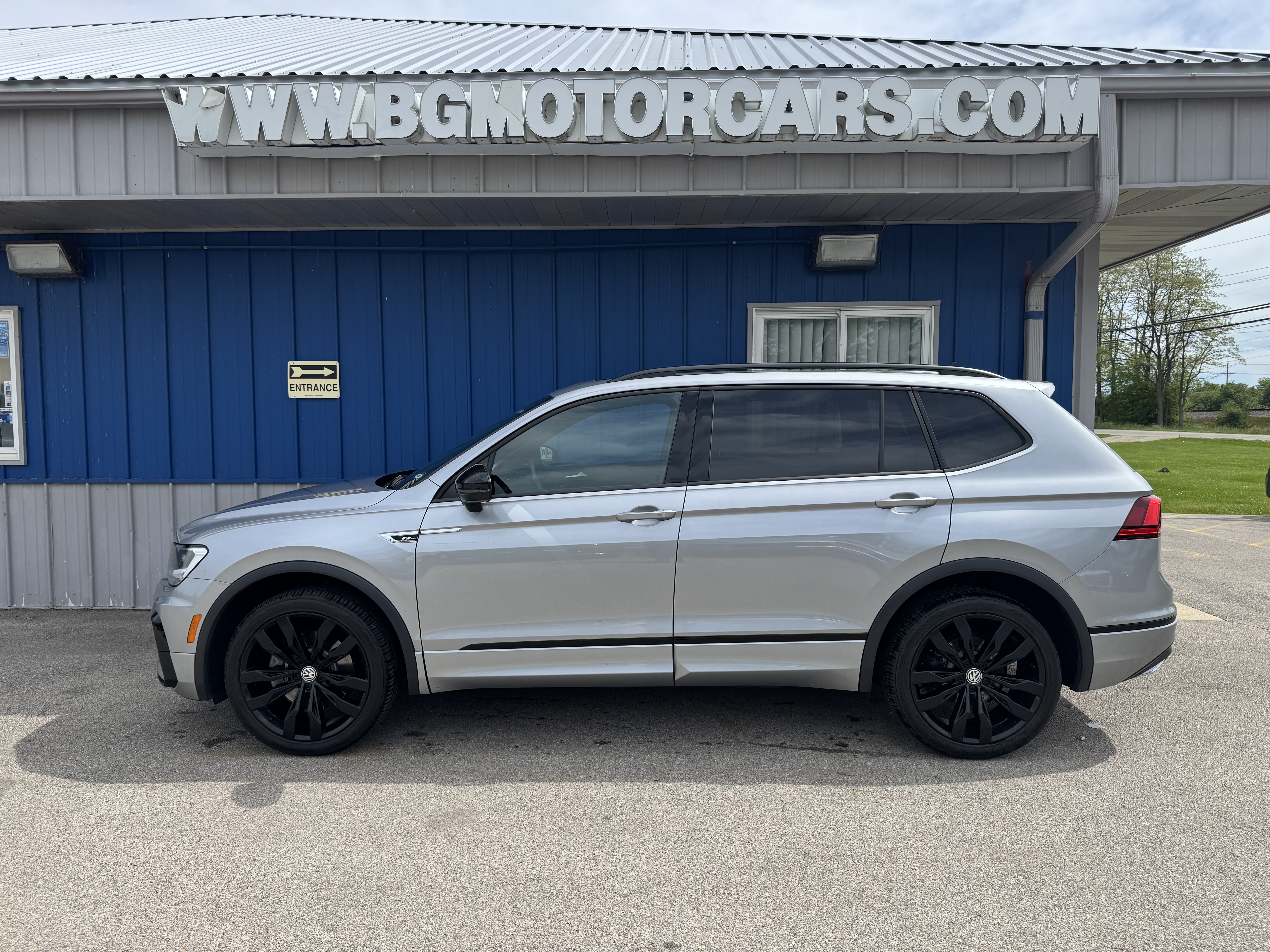 View vehicle photo 2