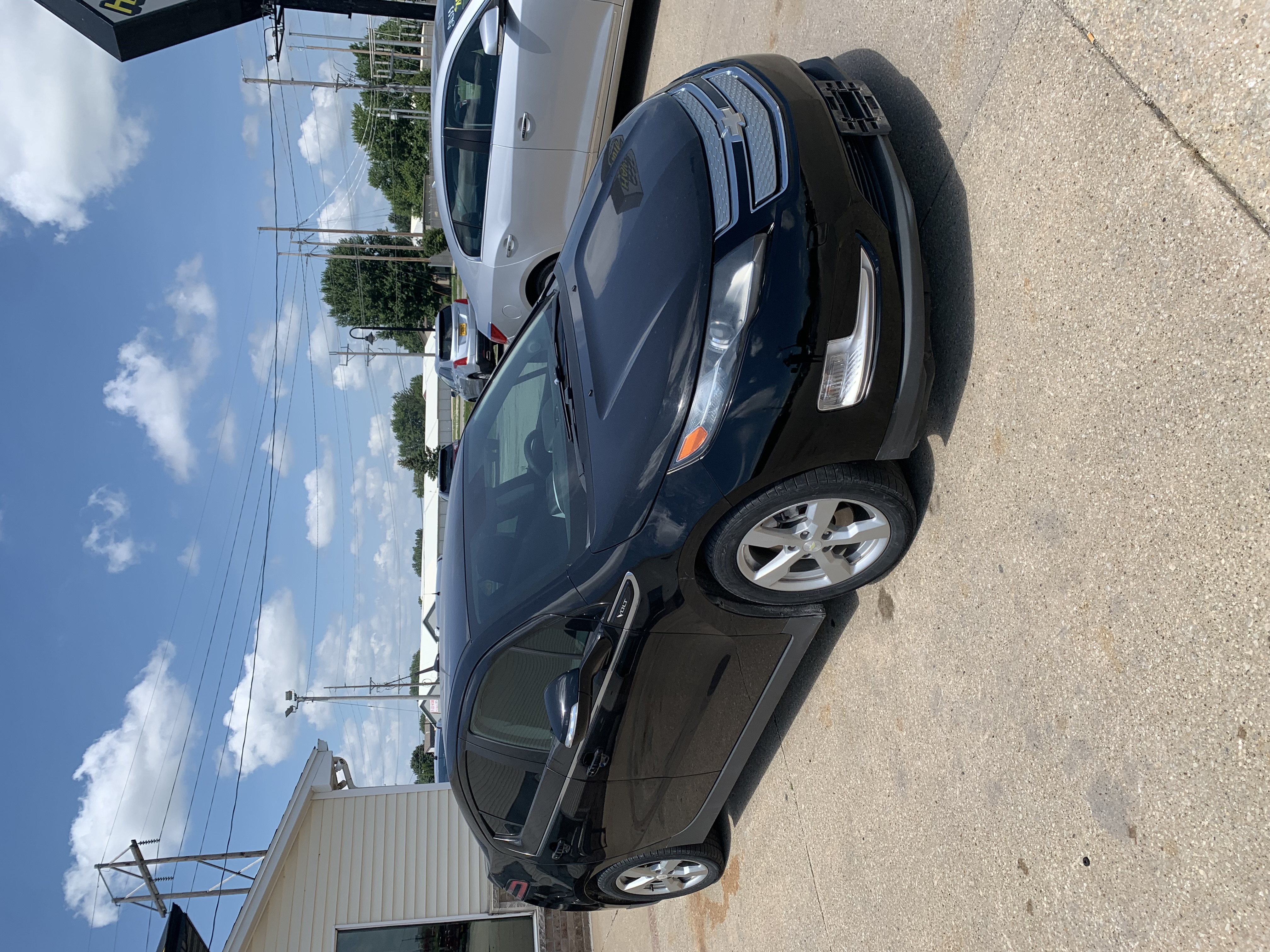 - 2013 Chevrolet Volt Hatchback Front-Wheel Drive 
