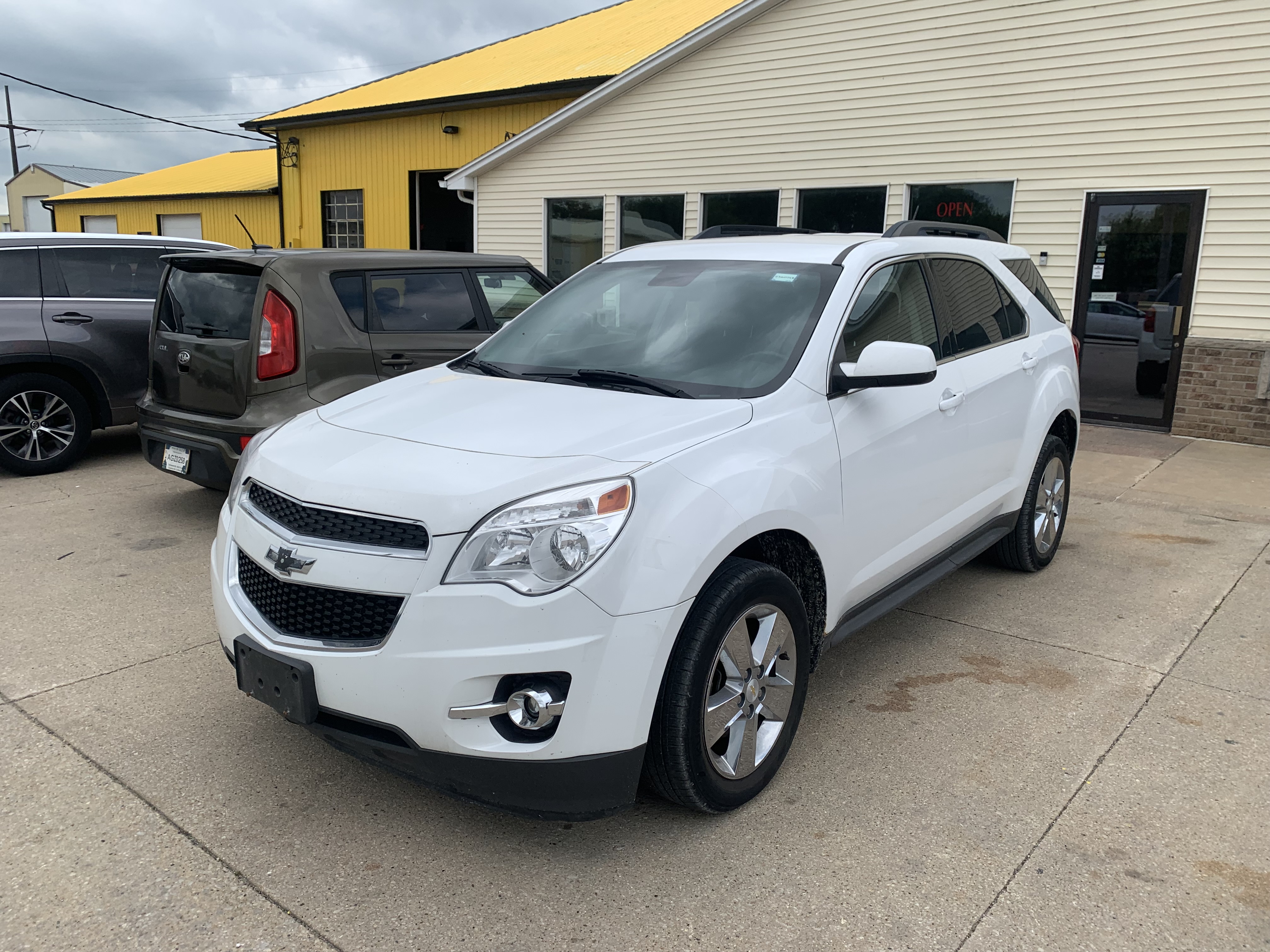 White 2015 Chevrolet Equinox SUV / Crossover Front-Wheel Drive Automatic