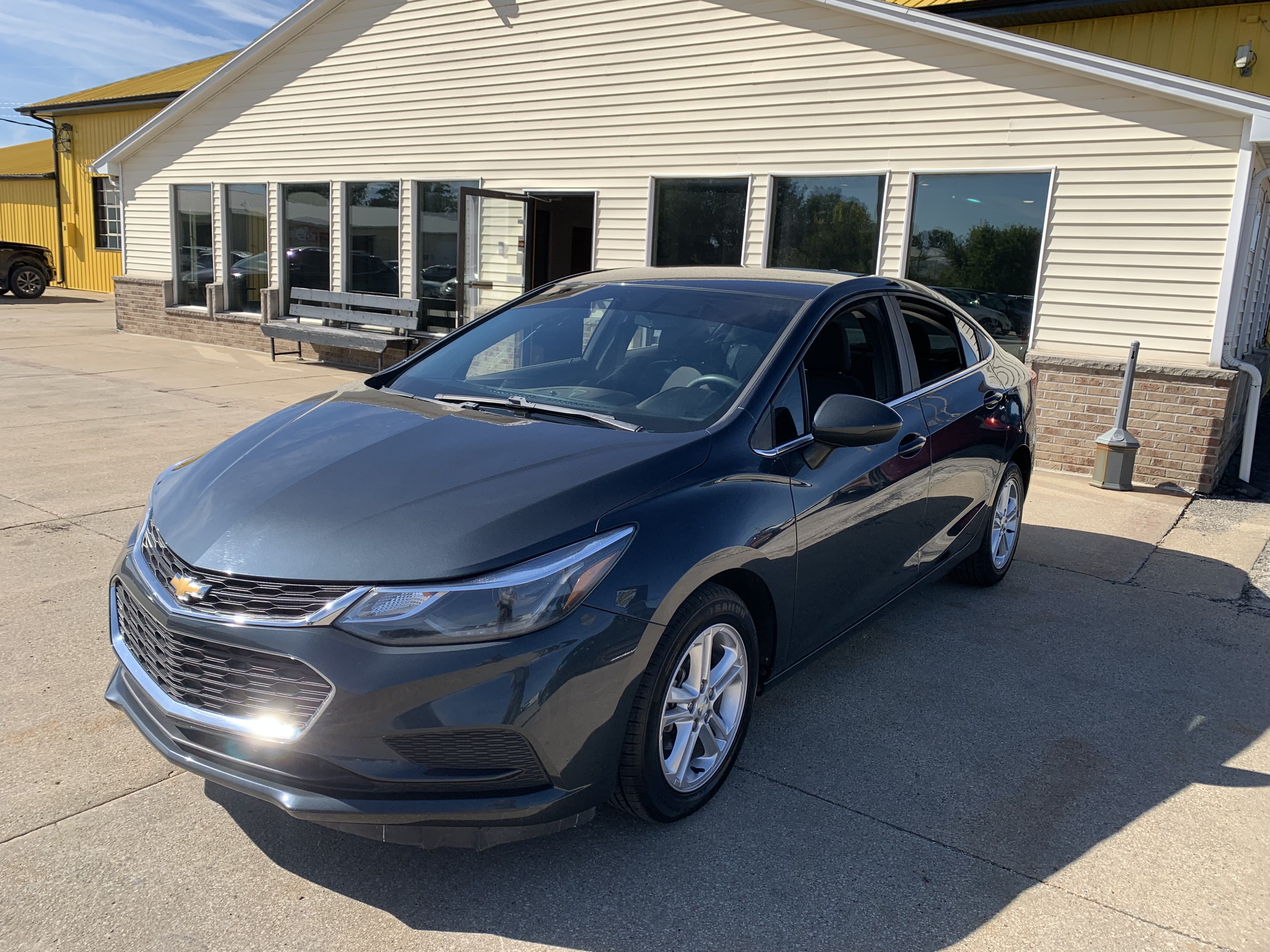 2017 Chevrolet Cruze LT Sedan FWD