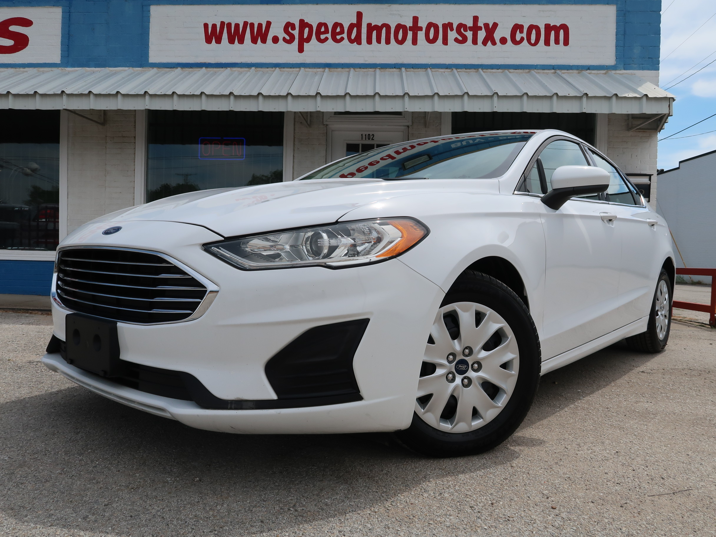 White 2019 Ford Fusion Sedan Front-Wheel Drive Automatic