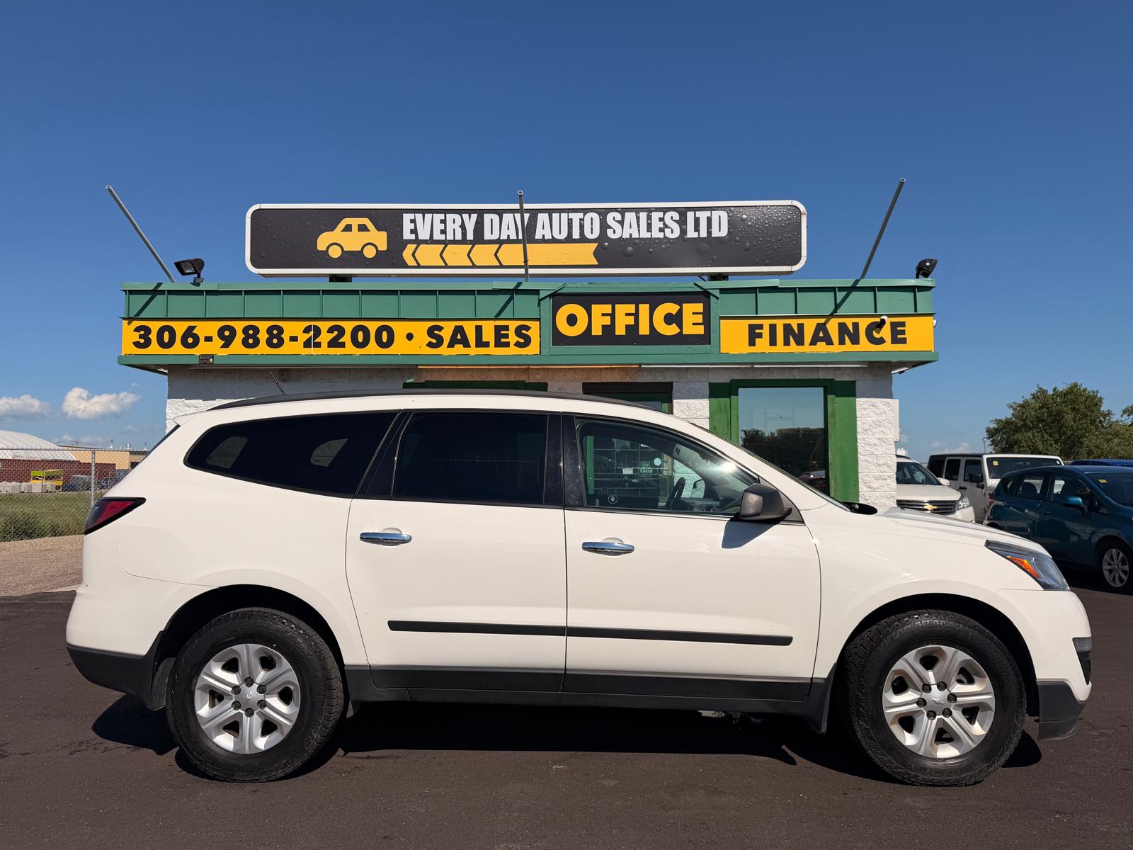 White 2014 Chevrolet Traverse SUV / Crossover All-Wheel Drive Automatic