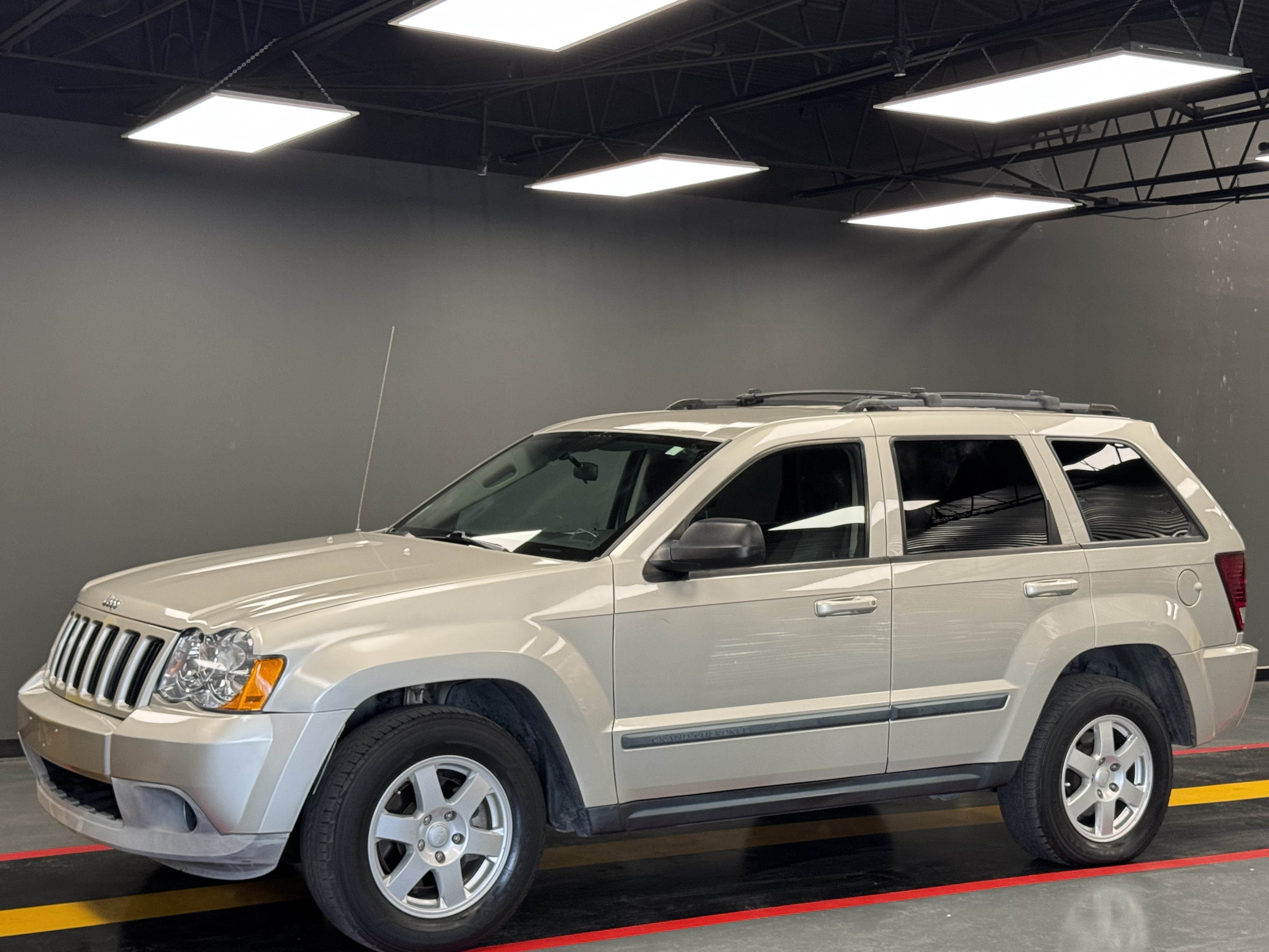 Silver 2009 Jeep Grand Cherokee SUV / Crossover 4X2 Automatic