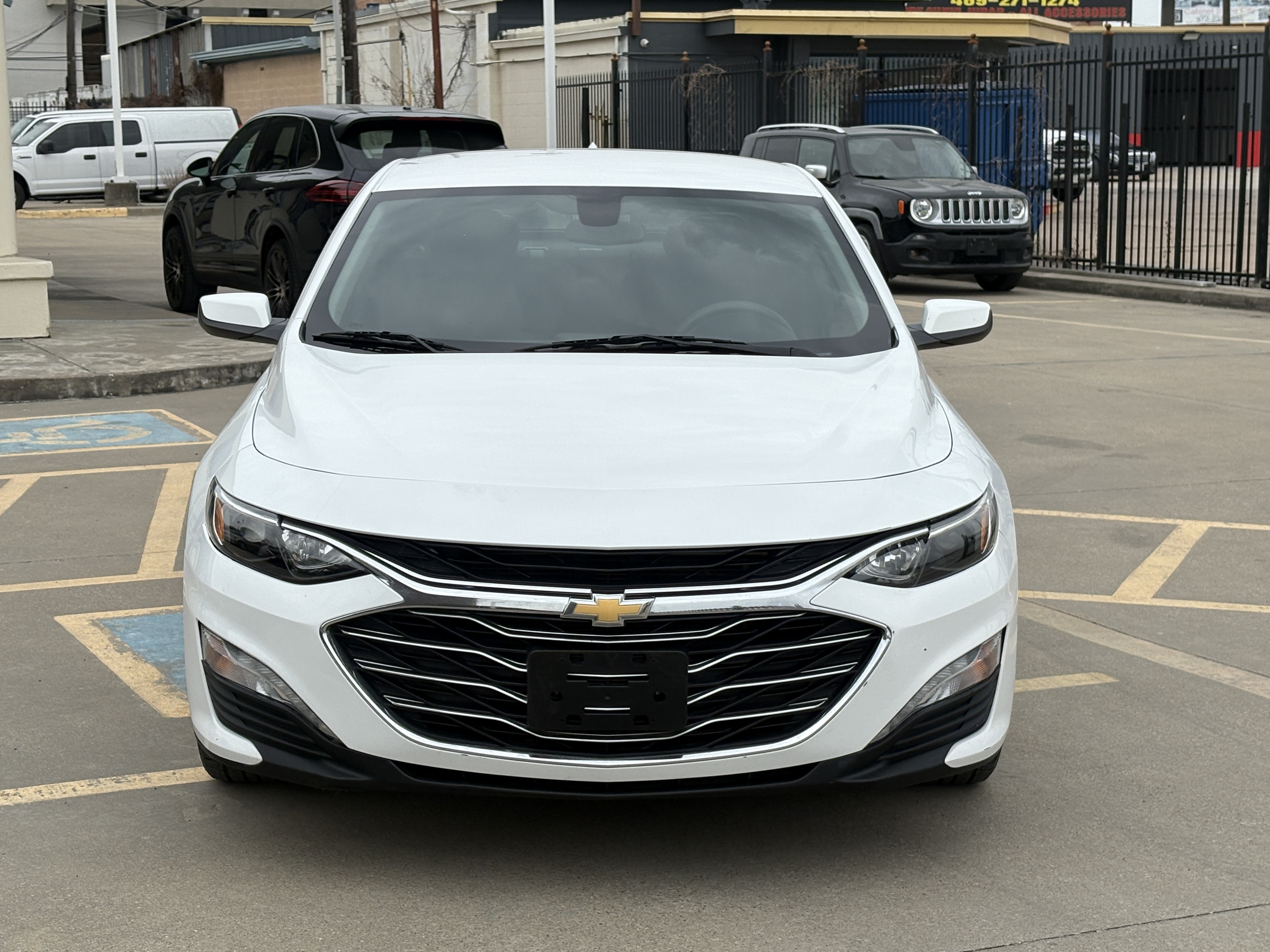 View vehicle photo 3