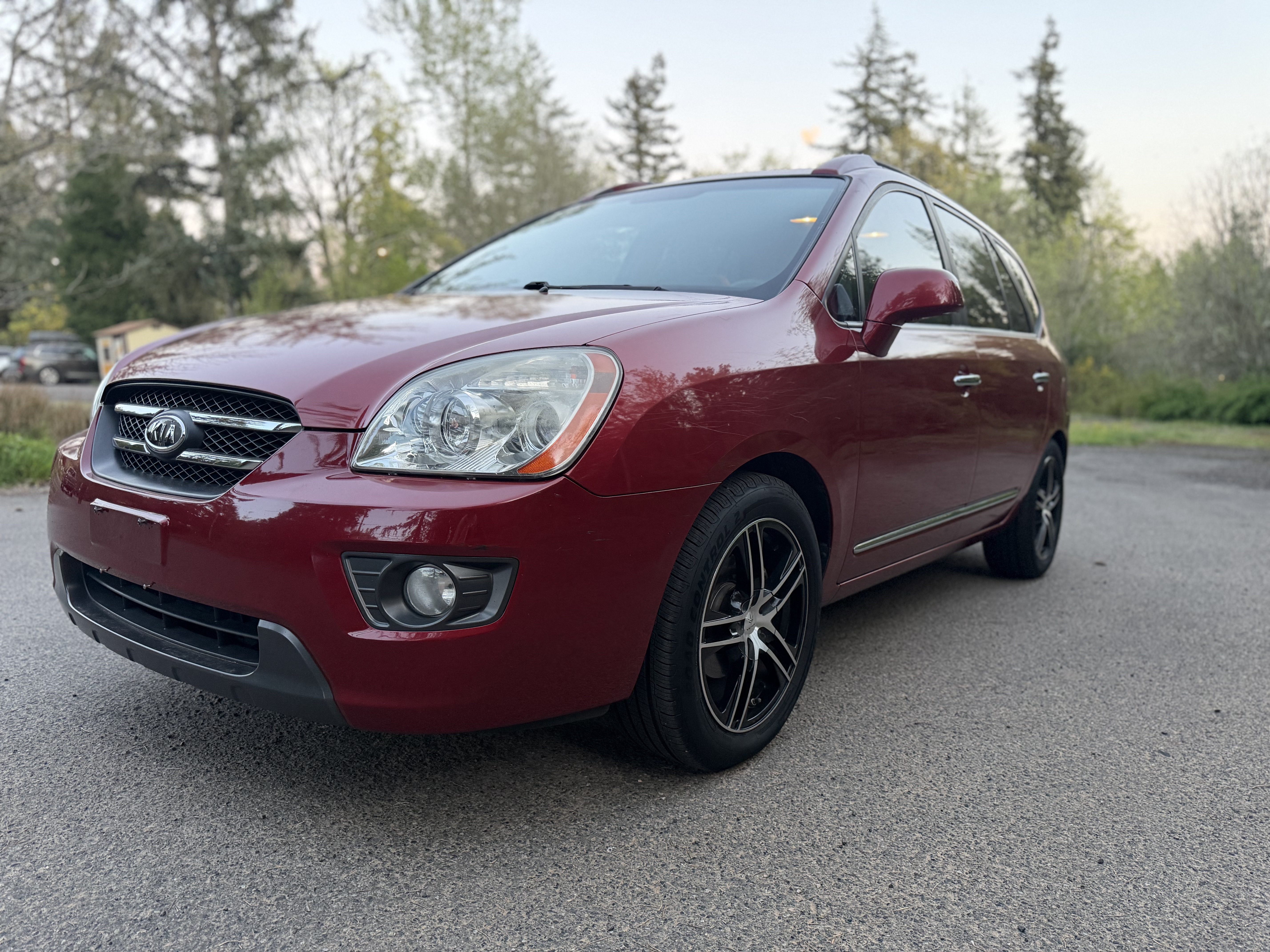 Red 2007 Kia Rondo SUV / Crossover Automatic