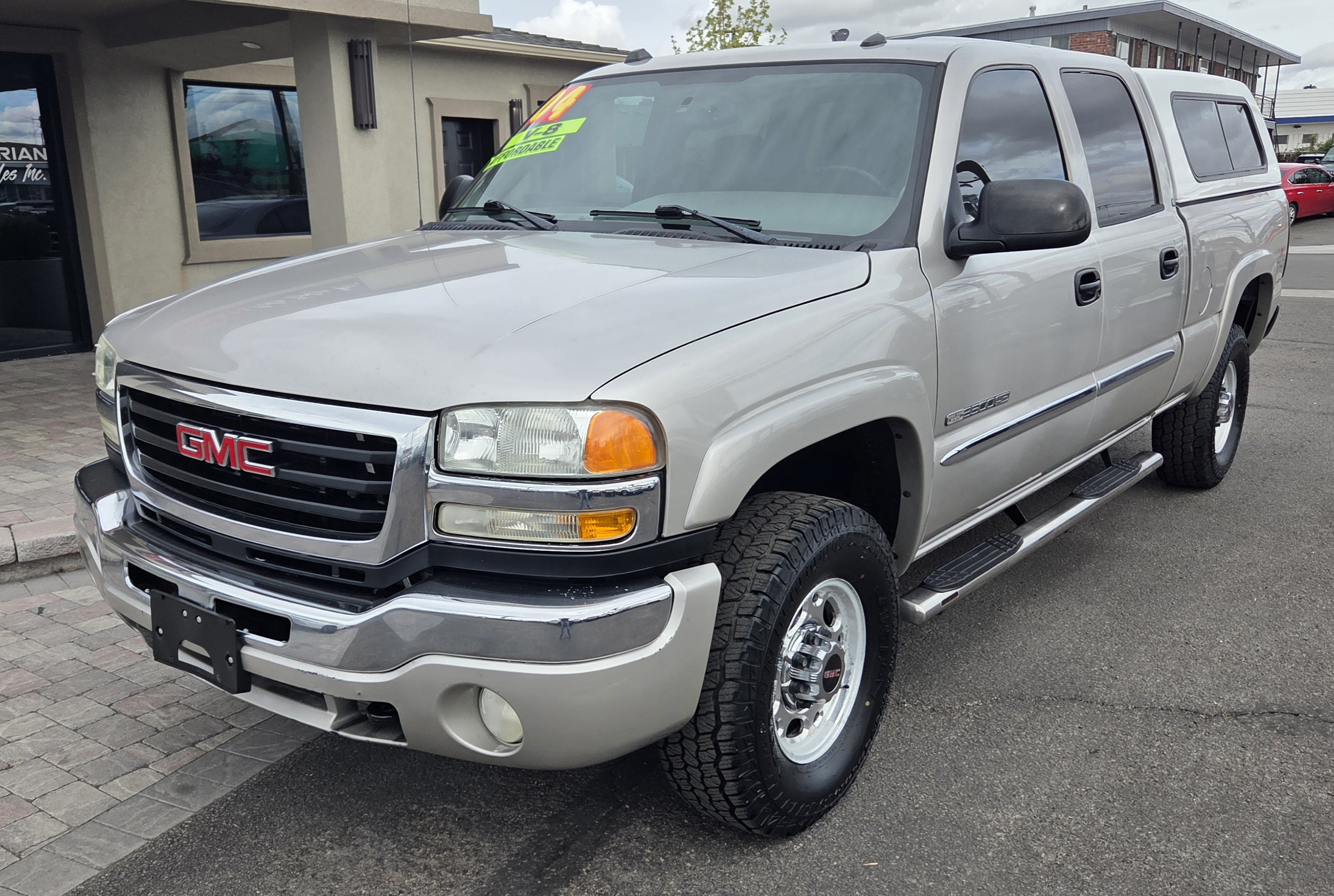 Gray 2004 GMC Sierra 2500HD 4 Dr SLT 4WD Crew Cab SB HD Pickup Truck Four-Wheel Drive